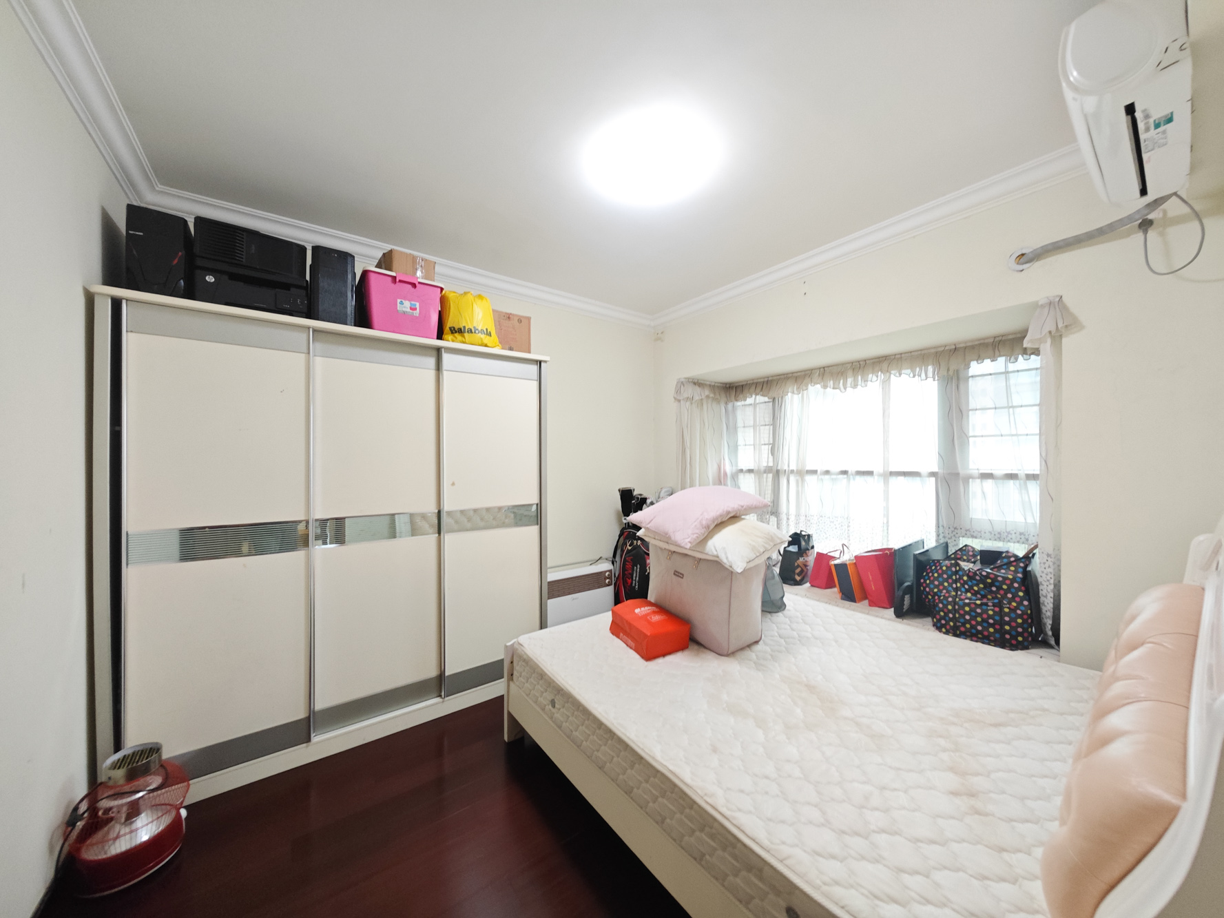 恒大城 4室2厅2卫 108.0万 恒大城 4室2厅2卫 108.0万卧室