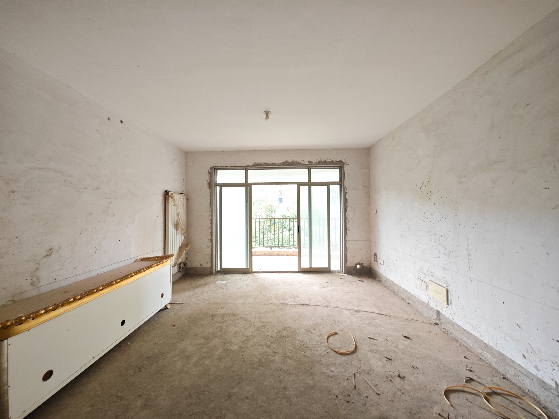 金质嘉苑 3室2厅2卫 88.0万 金质嘉苑 3室2厅2卫 88.0万客厅