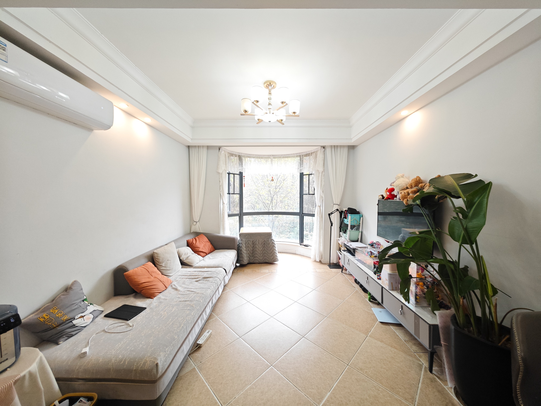 保利城(中航城国际社区、郡原美村) 2室2厅1卫 56.0万 保利城(中航城国际社区、郡原美村) 2室2厅1卫 56.0万客厅