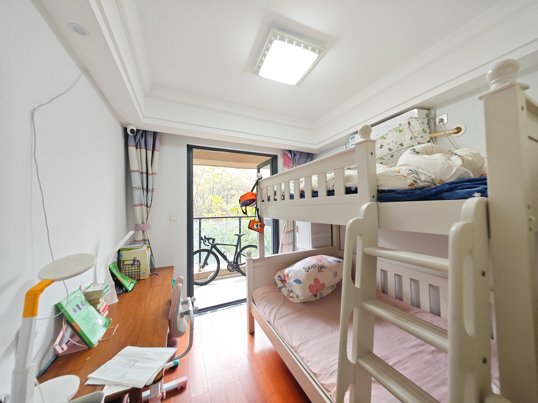 保利城(中航城国际社区、郡原美村) 2室2厅1卫 56.0万 保利城(中航城国际社区、郡原美村) 2室2厅1卫 56.0万卧室