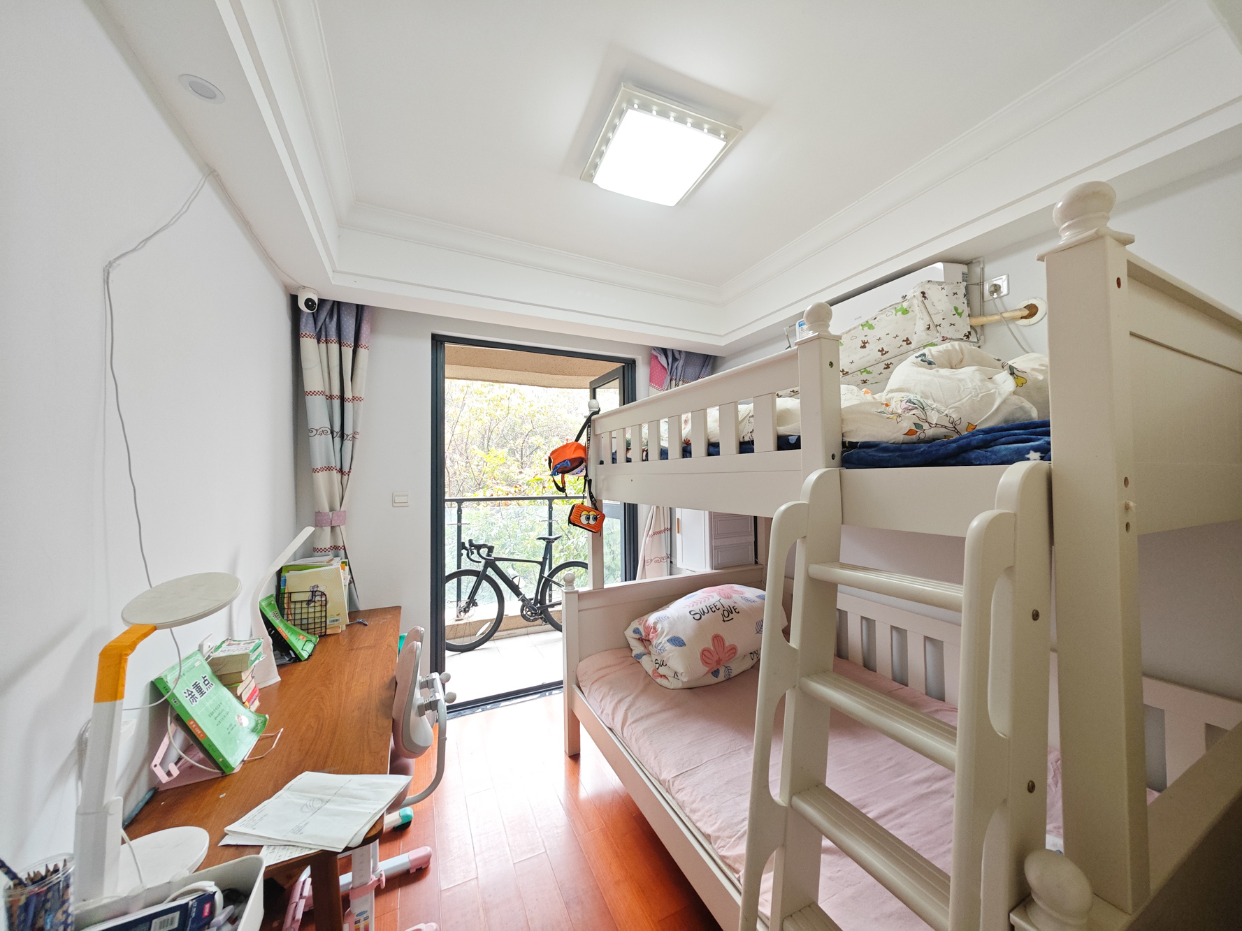 保利城(中航城国际社区、郡原美村) 2室2厅1卫 56.0万 保利城(中航城国际社区、郡原美村) 2室2厅1卫 56.0万卧室