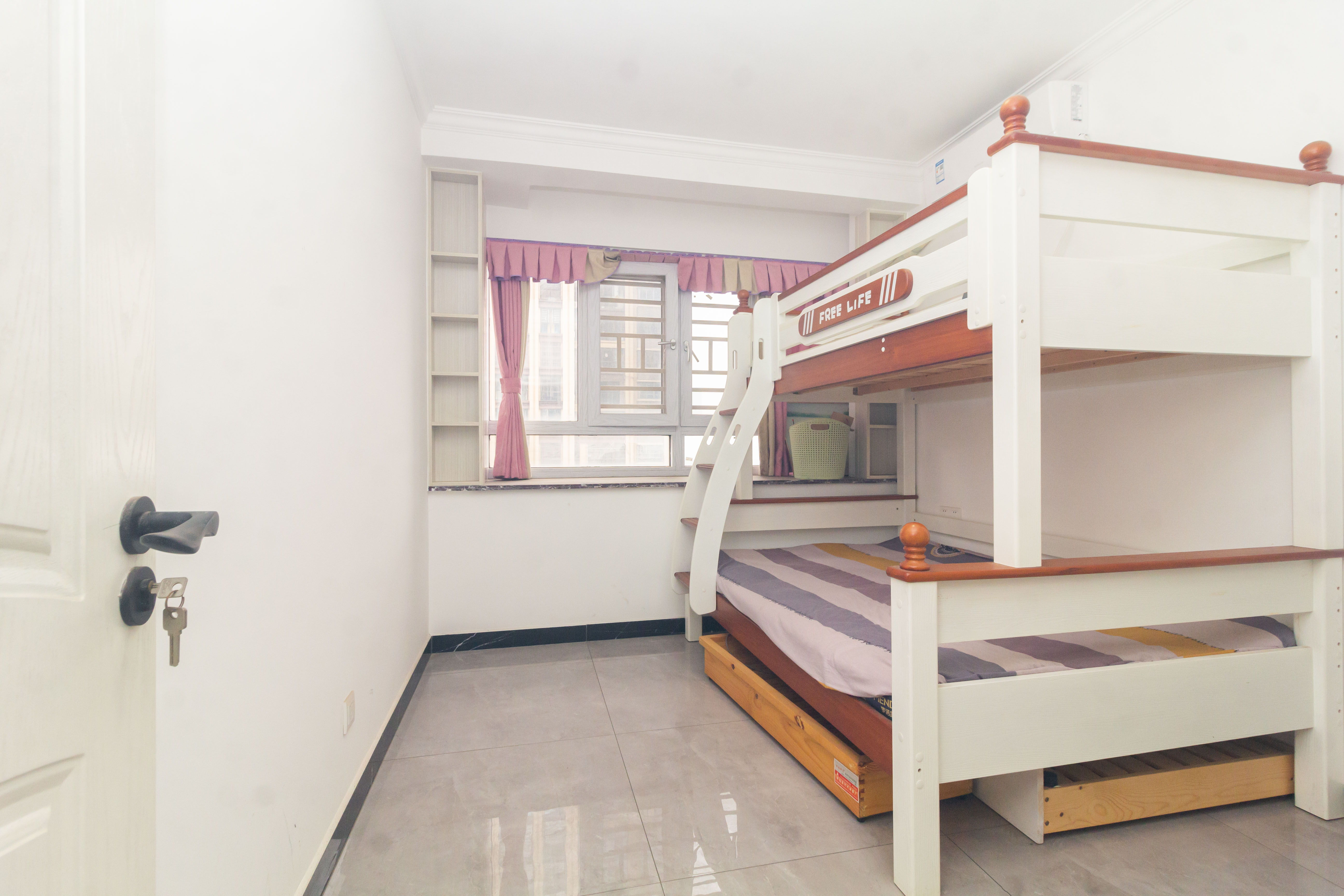 东方美地 3室2厅2卫 96.8万 东方美地 3室2厅2卫 96.8万卧室