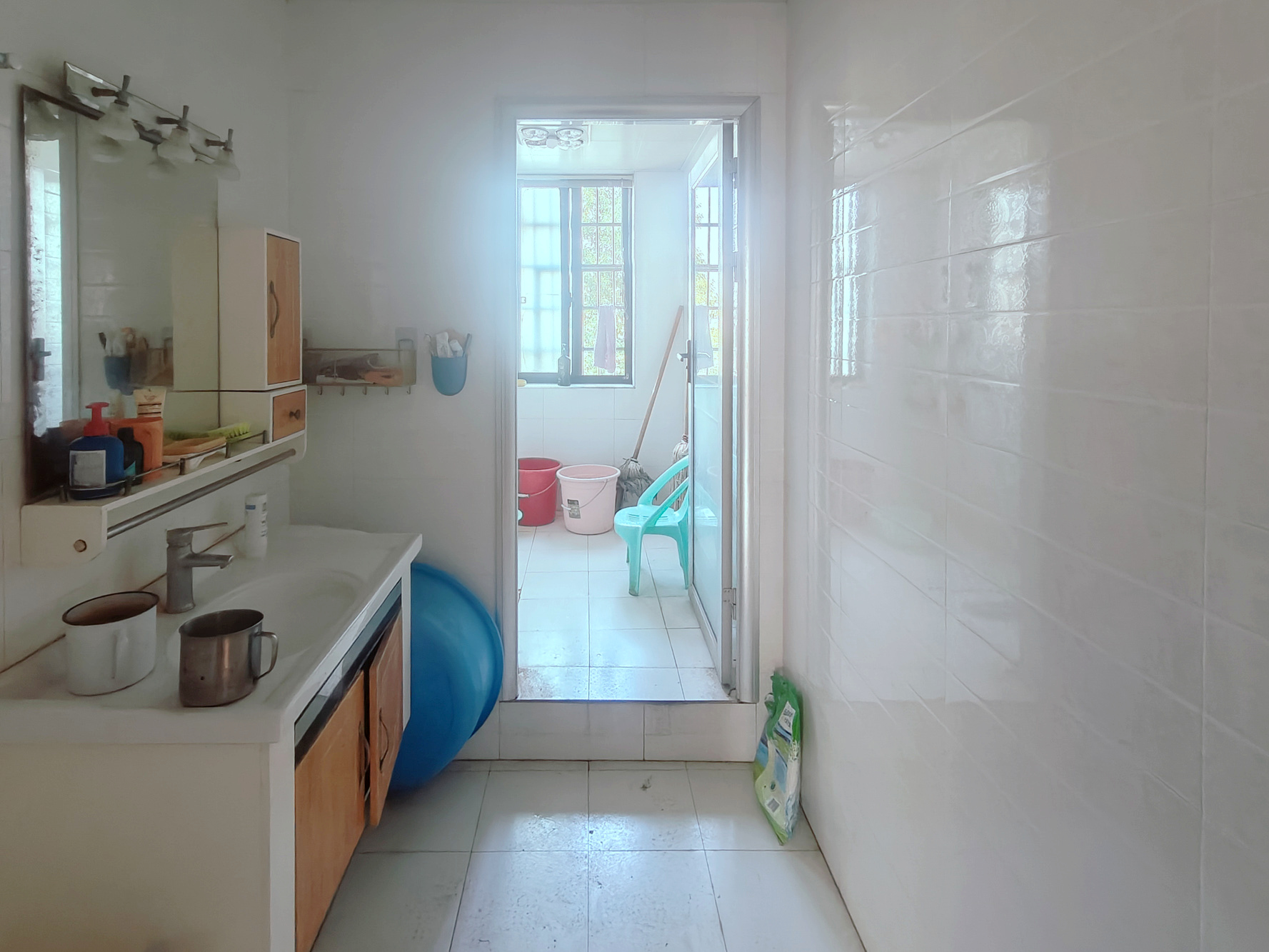 丽景华庭 3室2厅2卫 58.8万 丽景华庭 3室2厅2卫 58.8万卫生间