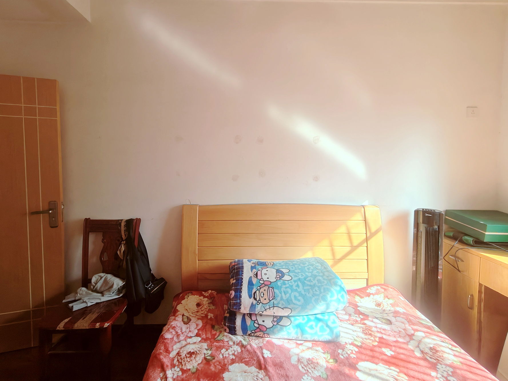 丽景华庭 3室2厅2卫 58.8万 丽景华庭 3室2厅2卫 58.8万卧室