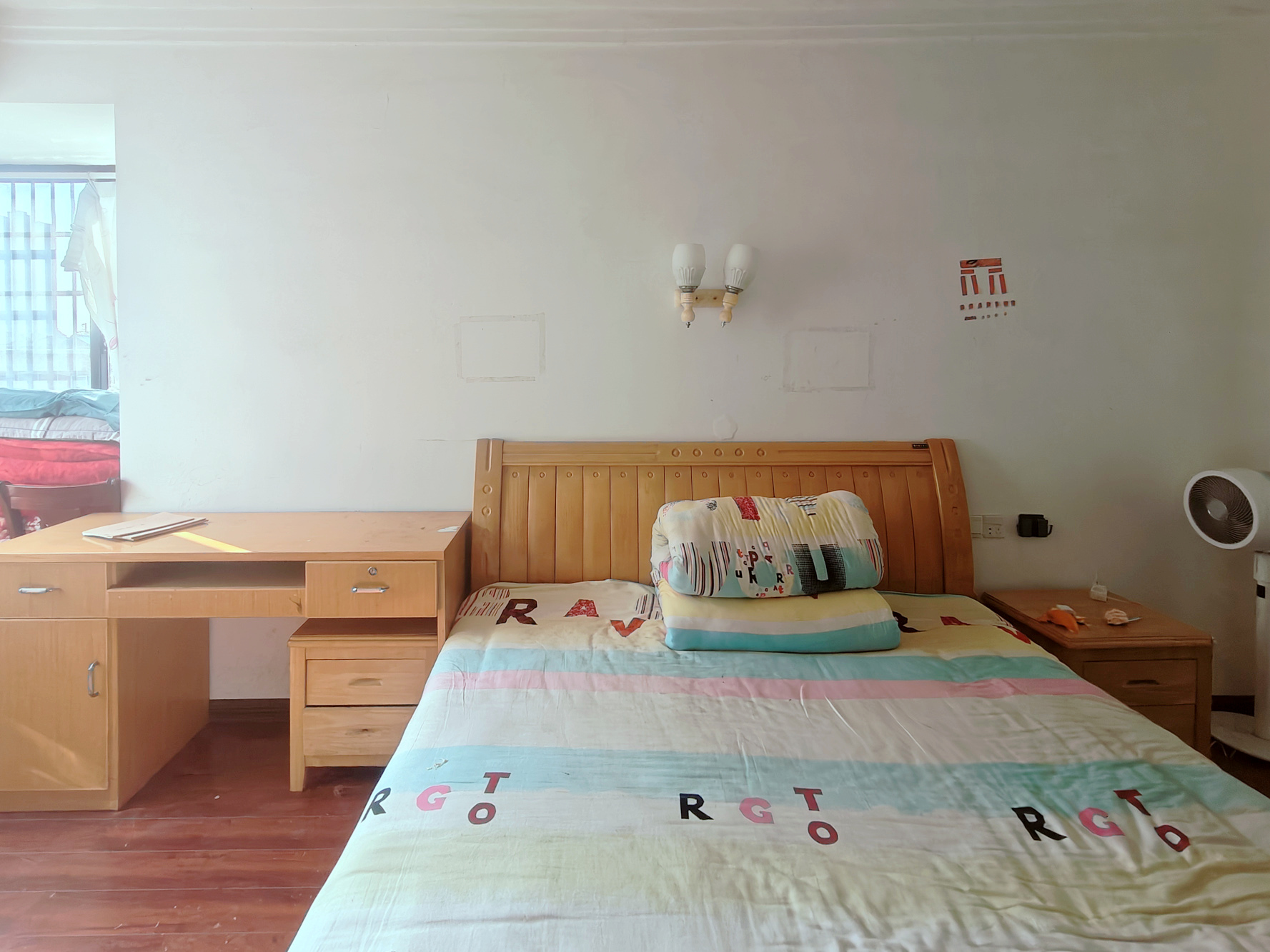 丽景华庭 3室2厅2卫 58.8万 丽景华庭 3室2厅2卫 58.8万卧室