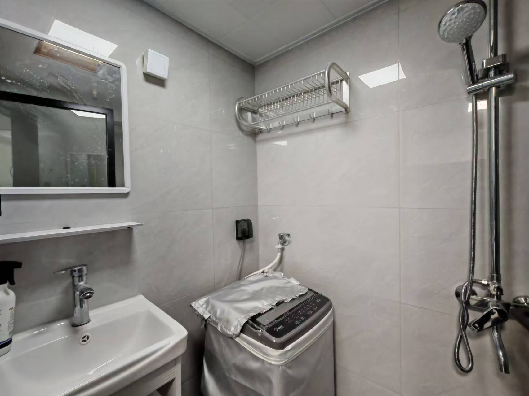 卓越浅水湾  1室1厅1卫    1500.0元/月 卓越浅水湾  1室1厅1卫    1500.0元/月户型图