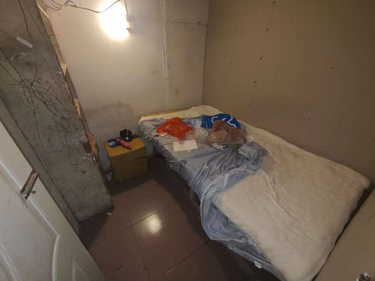 赤岗冲住宅楼曙光中路11号  1室0厅0卫    1800.0元/月 赤岗冲住宅楼曙光中路11号  1室0厅0卫    1800.0元/月室内图