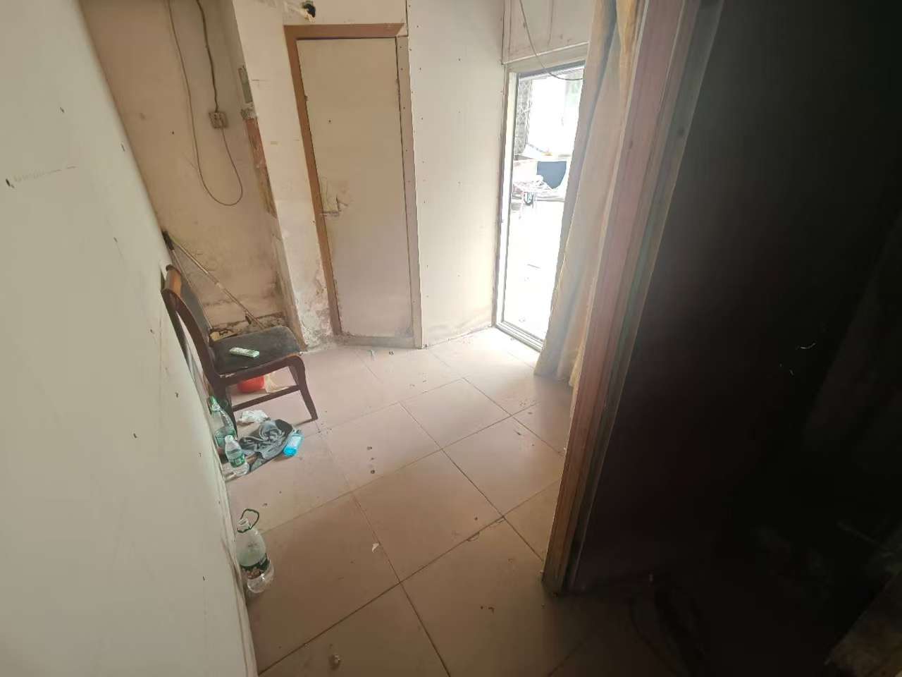 赤岗冲住宅楼曙光中路11号  1室0厅0卫    1800.0元/月室内图