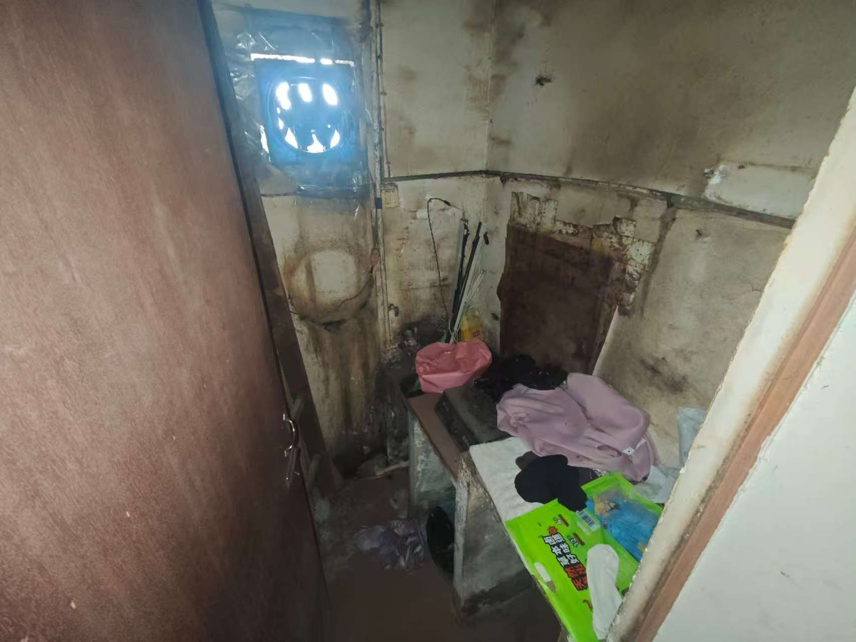 赤岗冲住宅楼曙光中路11号  1室0厅0卫    1800.0元/月 赤岗冲住宅楼曙光中路11号  1室0厅0卫    1800.0元/月室内图