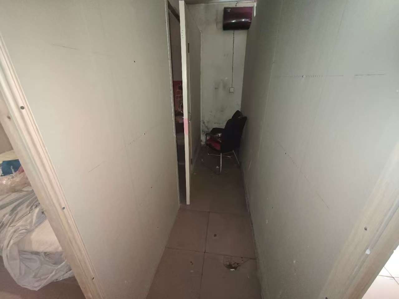 赤岗冲住宅楼曙光中路11号  1室0厅0卫    1800.0元/月室内图