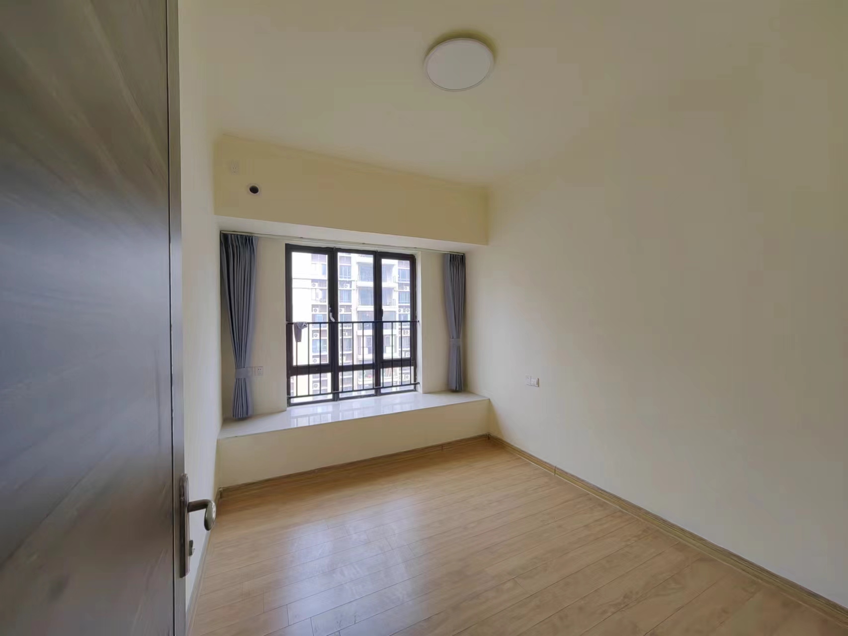 华耀碧桂园十里江湾天汇 4室2厅2卫 2800.0元/月 华耀碧桂园十里江湾天汇 4室2厅2卫 2800.0元/月室内图