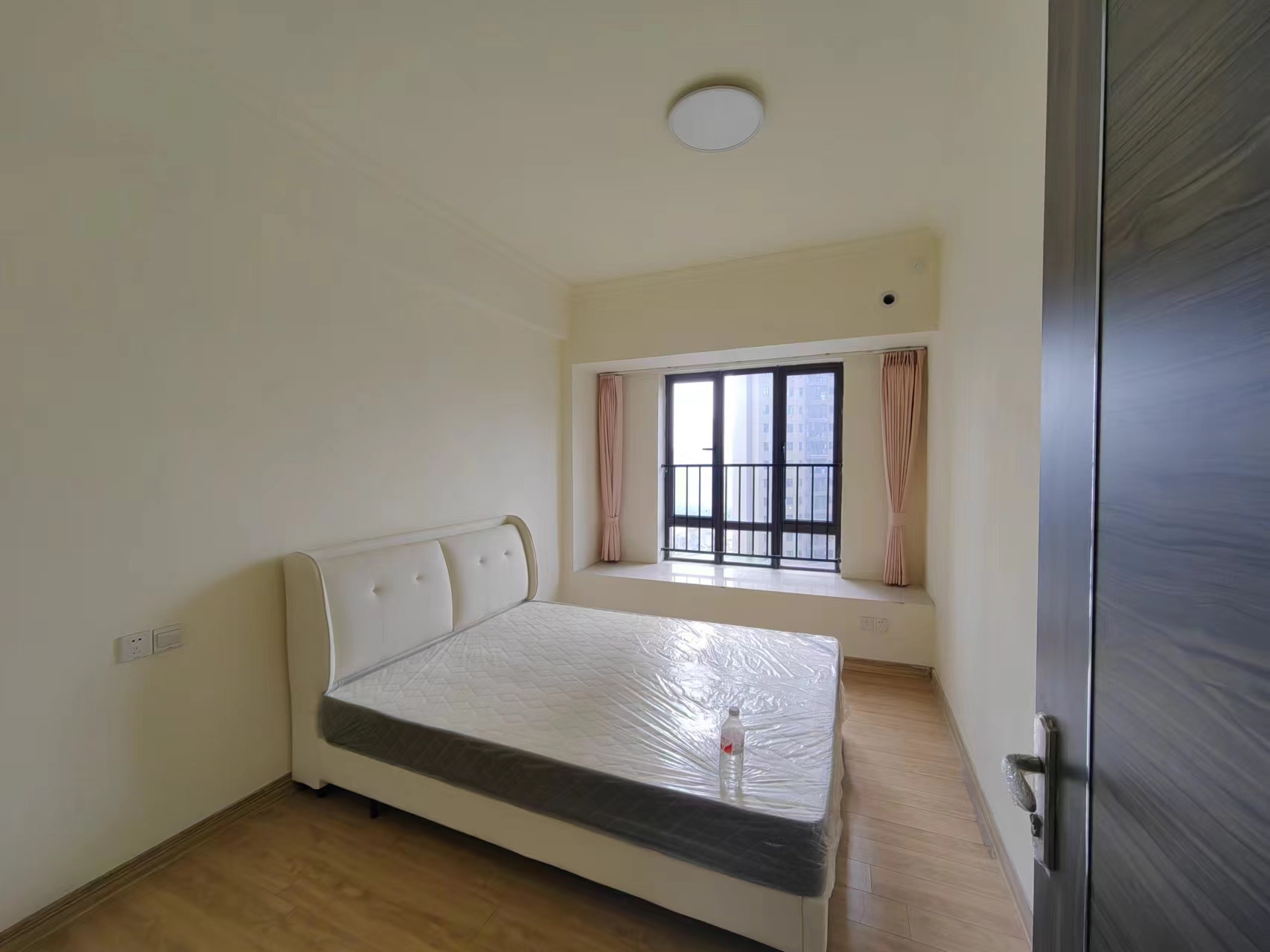 华耀碧桂园十里江湾天汇 4室2厅2卫 2800.0元/月 华耀碧桂园十里江湾天汇 4室2厅2卫 2800.0元/月室内图