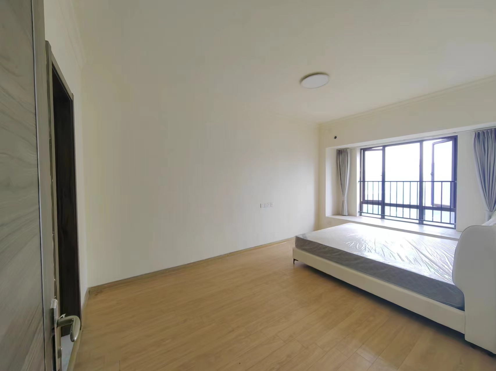 华耀碧桂园十里江湾天汇 4室2厅2卫 2800.0元/月 华耀碧桂园十里江湾天汇 4室2厅2卫 2800.0元/月室内图