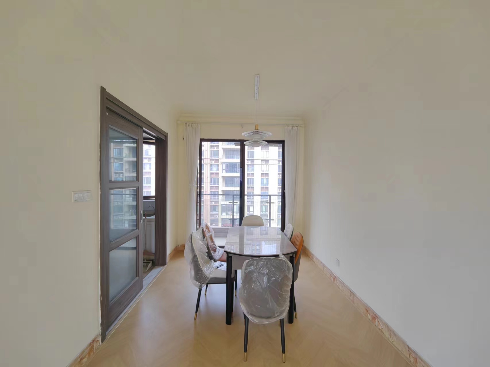 华耀碧桂园十里江湾天汇 4室2厅2卫 2800.0元/月 华耀碧桂园十里江湾天汇 4室2厅2卫 2800.0元/月室内图