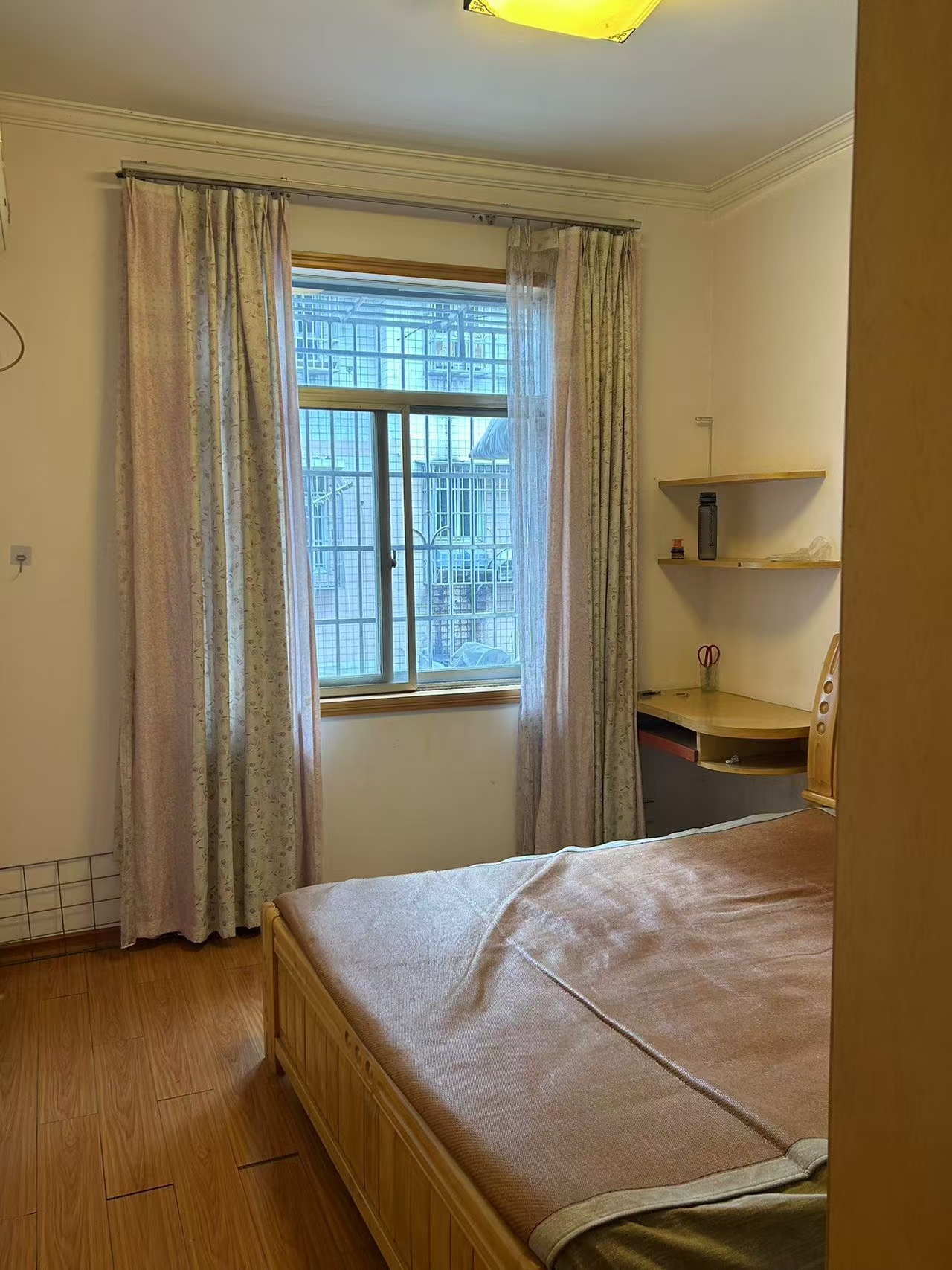 新合四村 1室0厅0卫 1700.0元/月 新合四村 1室0厅0卫 1700.0元/月室内图