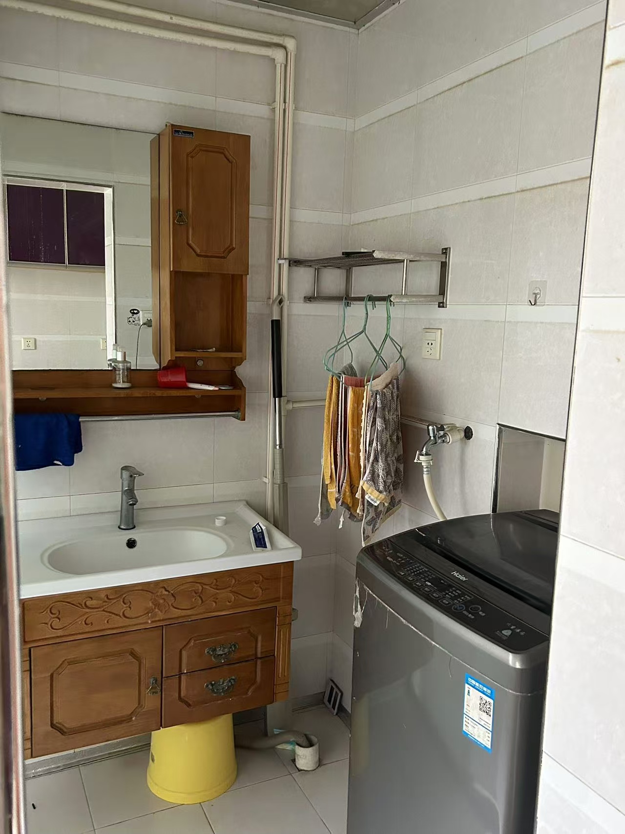 新合四村 1室0厅0卫 1700.0元/月 新合四村 1室0厅0卫 1700.0元/月室内图