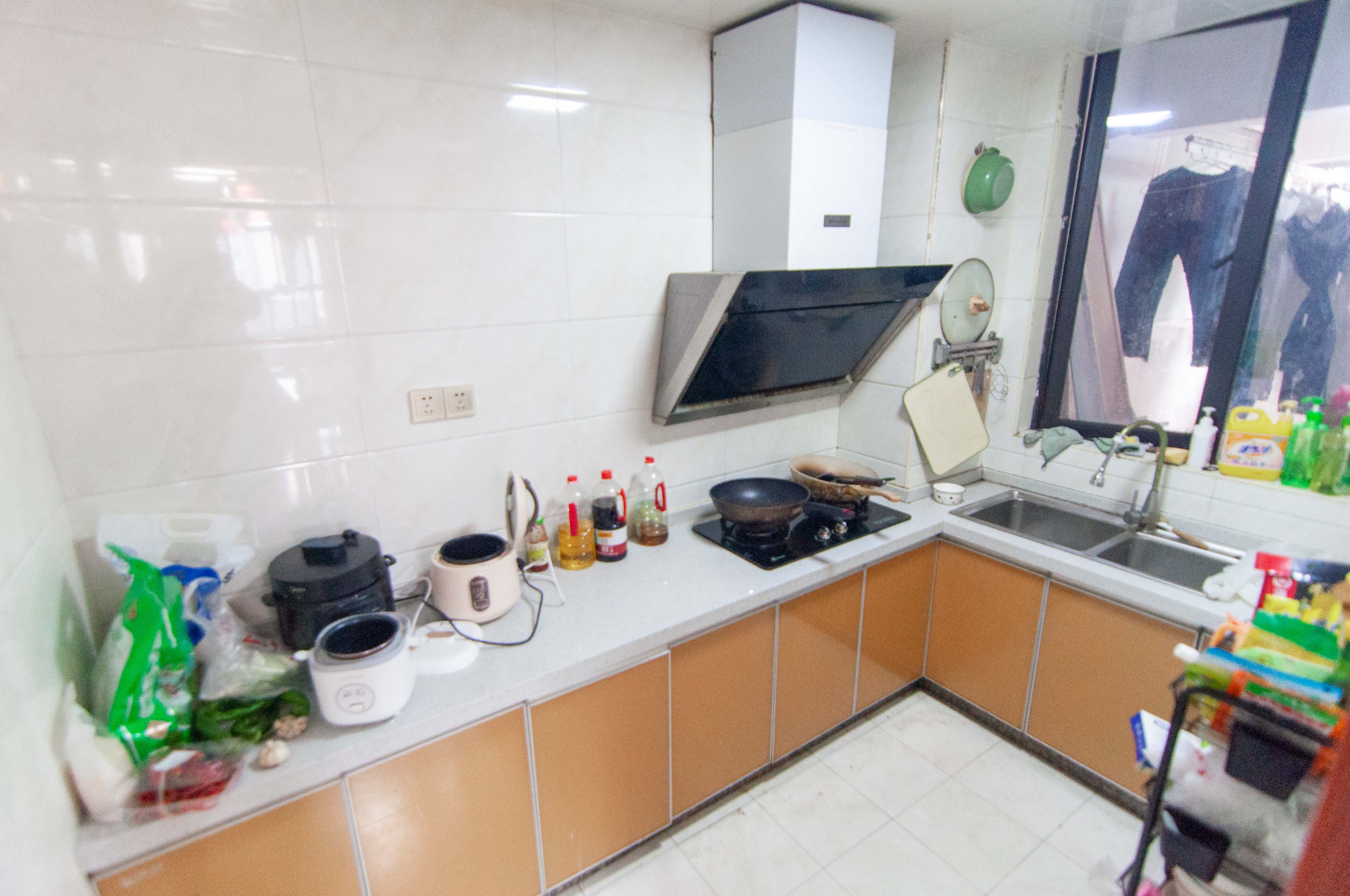 达美D6区  3室2厅2卫    75.0万 达美D6区  3室2厅2卫    75.0万厨房