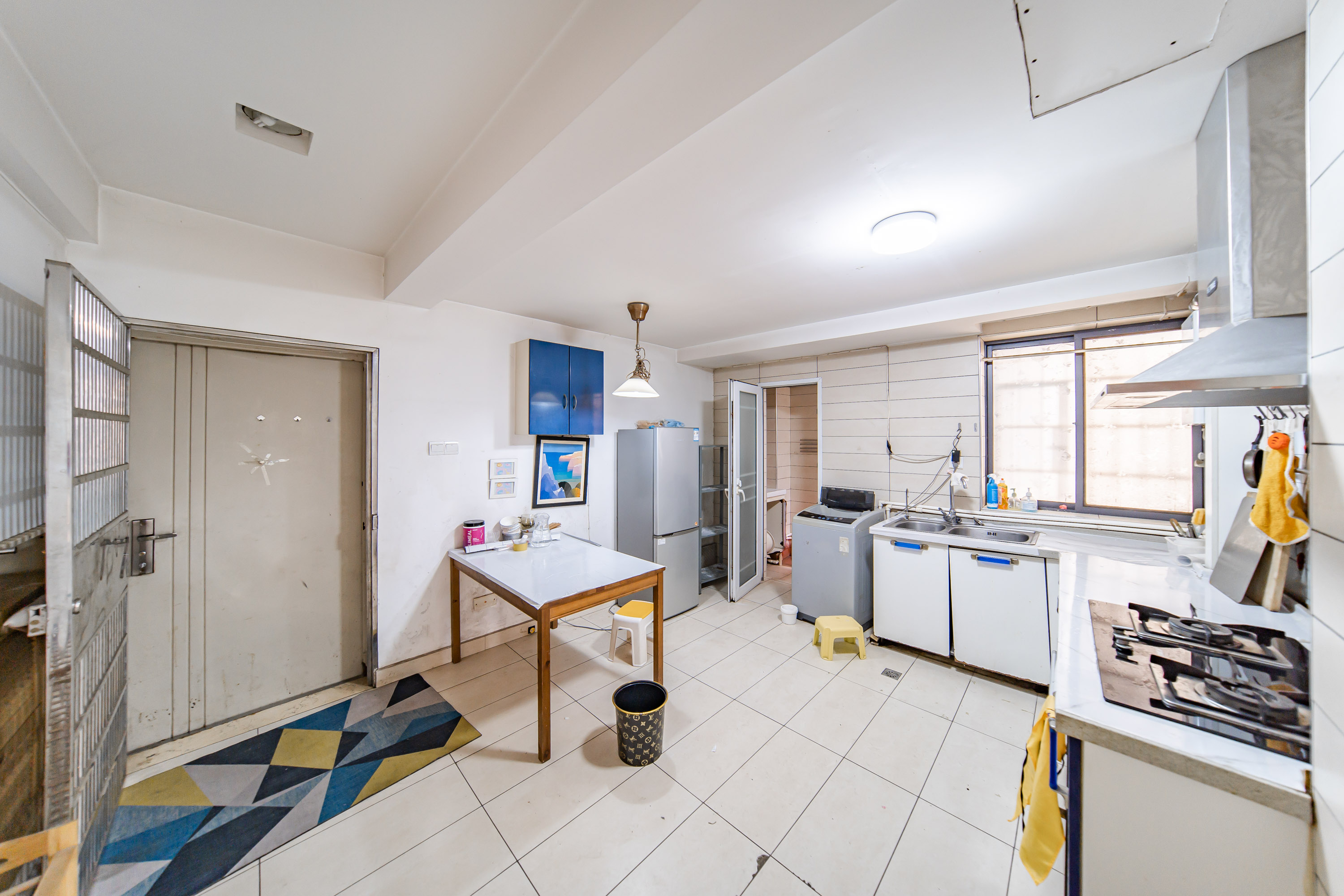 阳光100一期、四五期 2室2厅2卫 72.8万 阳光100一期、四五期 2室2厅2卫 72.8万厨房