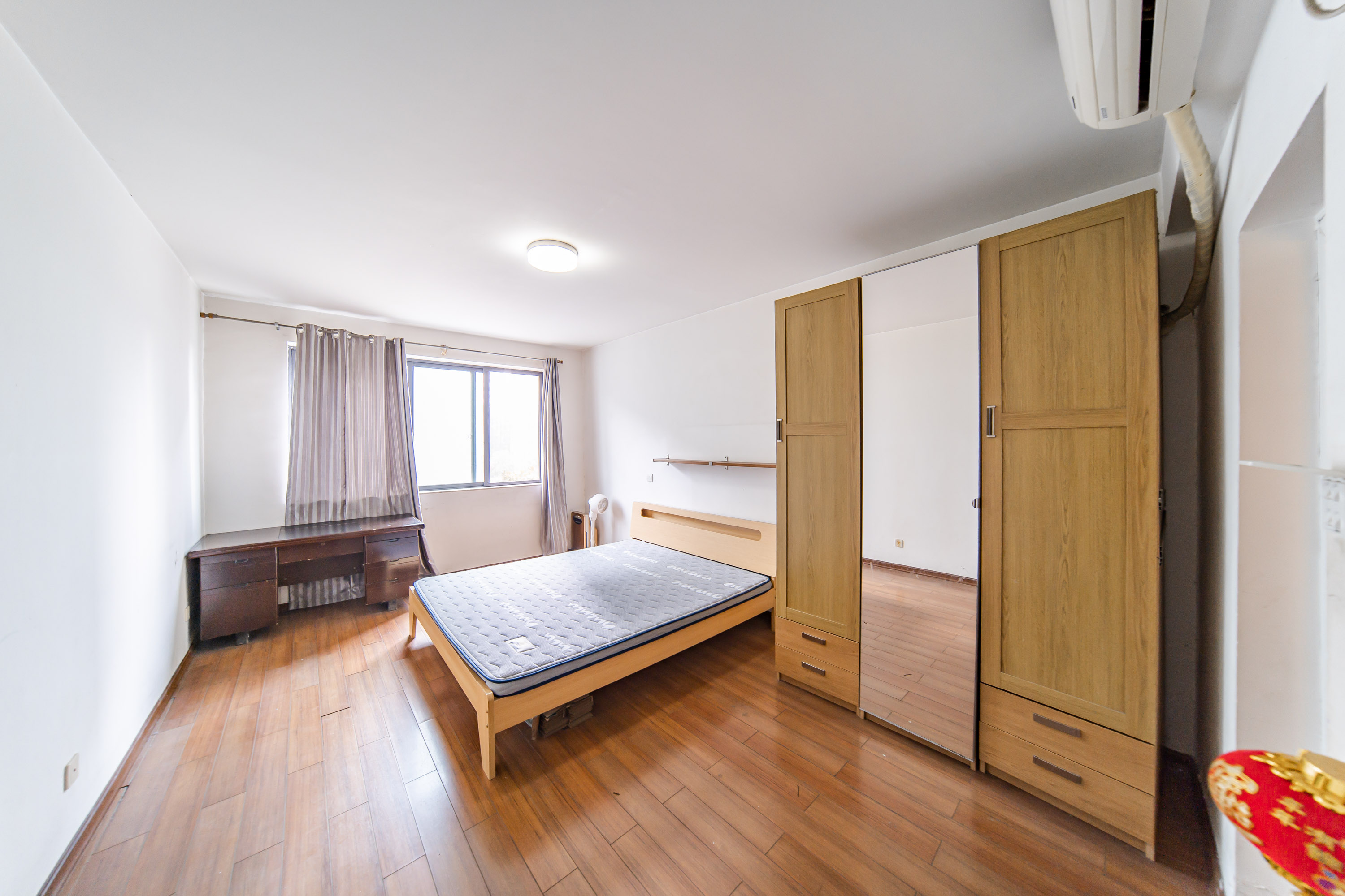 阳光100一期、四五期 2室2厅2卫 72.8万 阳光100一期、四五期 2室2厅2卫 72.8万卧室