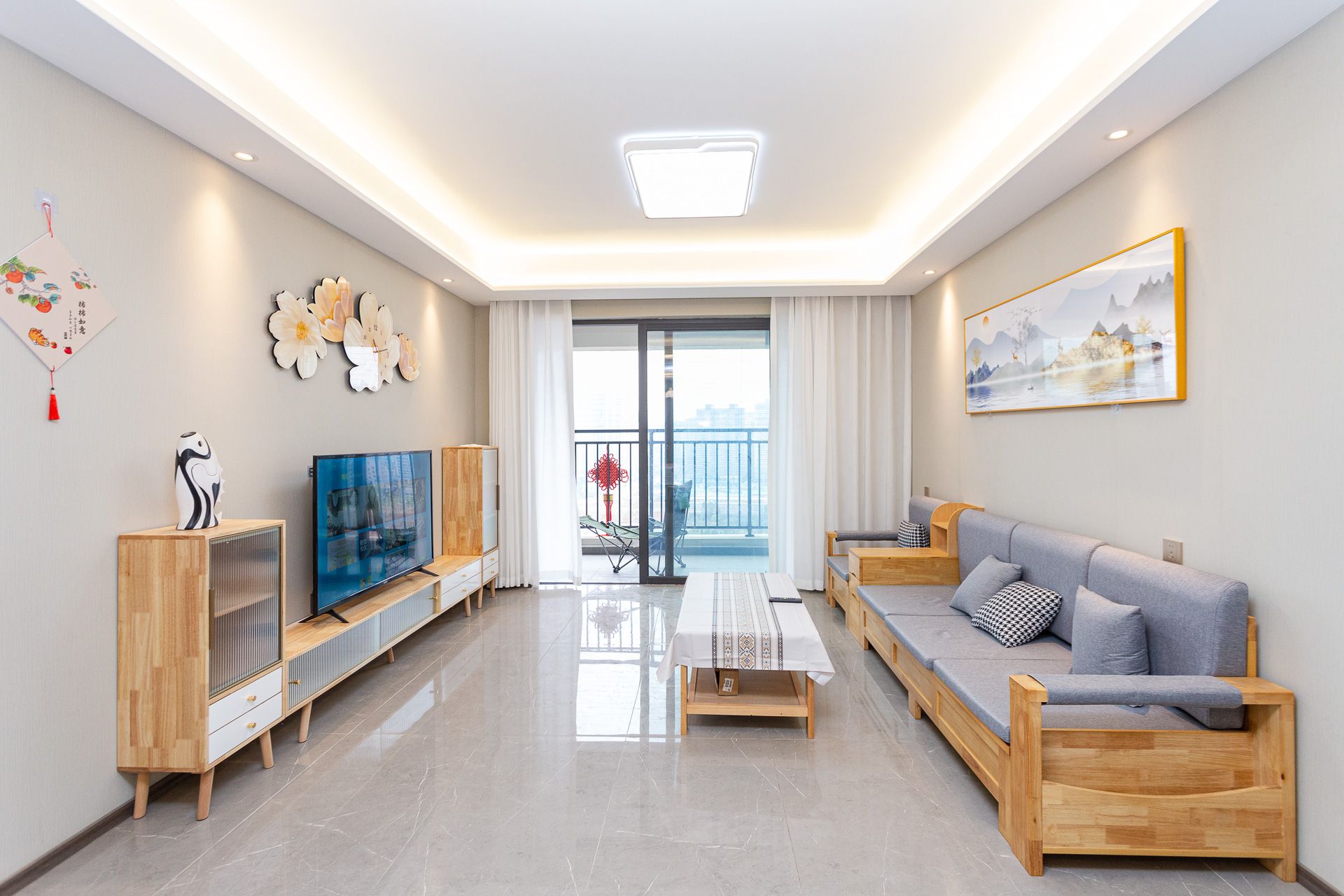 龙湖翠湖壹号 4室2厅2卫 158.0万 龙湖翠湖壹号 4室2厅2卫 158.0万客厅