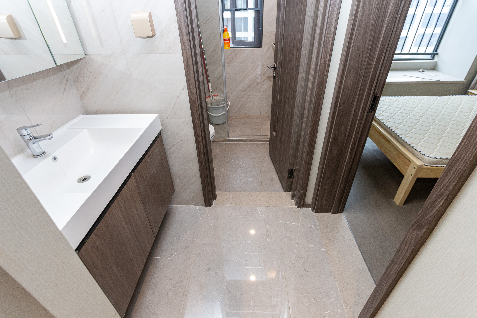 龙湖翠湖壹号 4室2厅2卫 158.0万 龙湖翠湖壹号 4室2厅2卫 158.0万卫生间