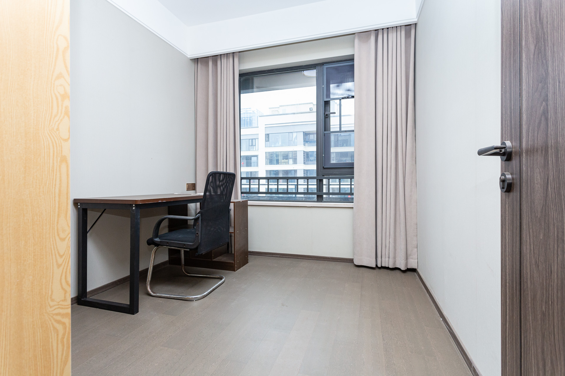 龙湖翠湖壹号 4室2厅2卫 158.0万 龙湖翠湖壹号 4室2厅2卫 158.0万卧室