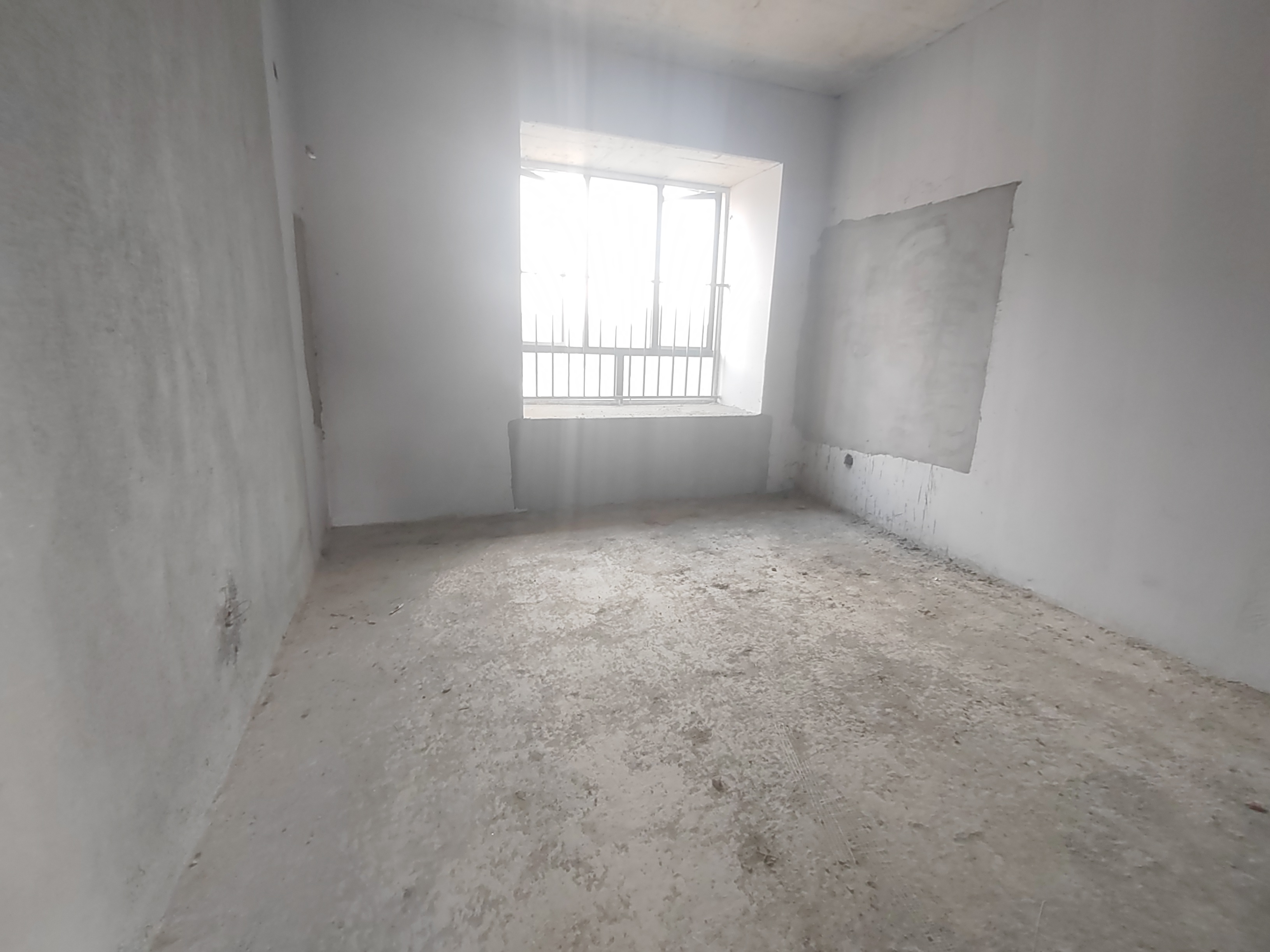 大汉龙城  4室2厅2卫    90.0万 大汉龙城  4室2厅2卫    90.0万室内图