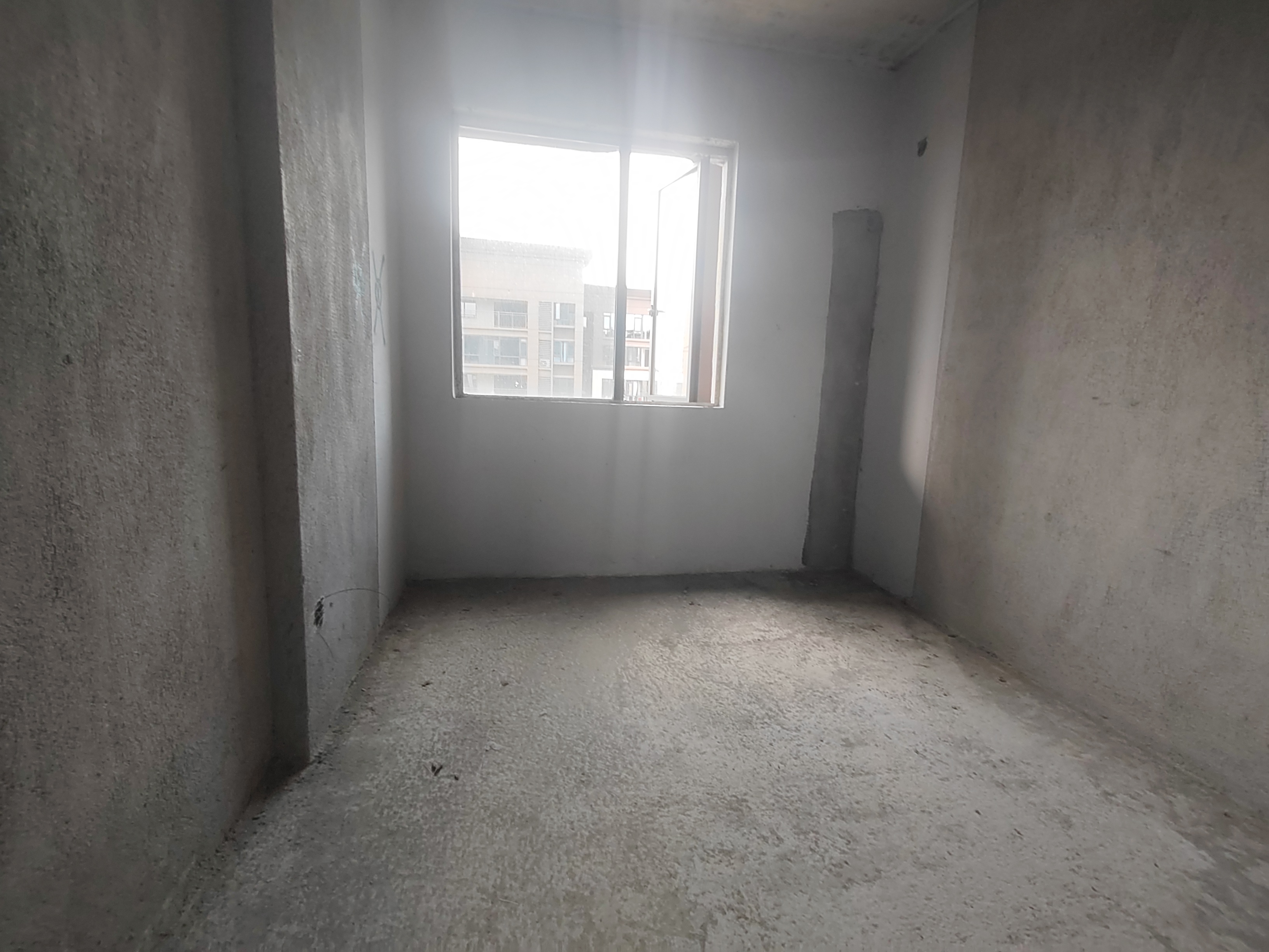 大汉龙城  4室2厅2卫    90.0万 大汉龙城  4室2厅2卫    90.0万室内图