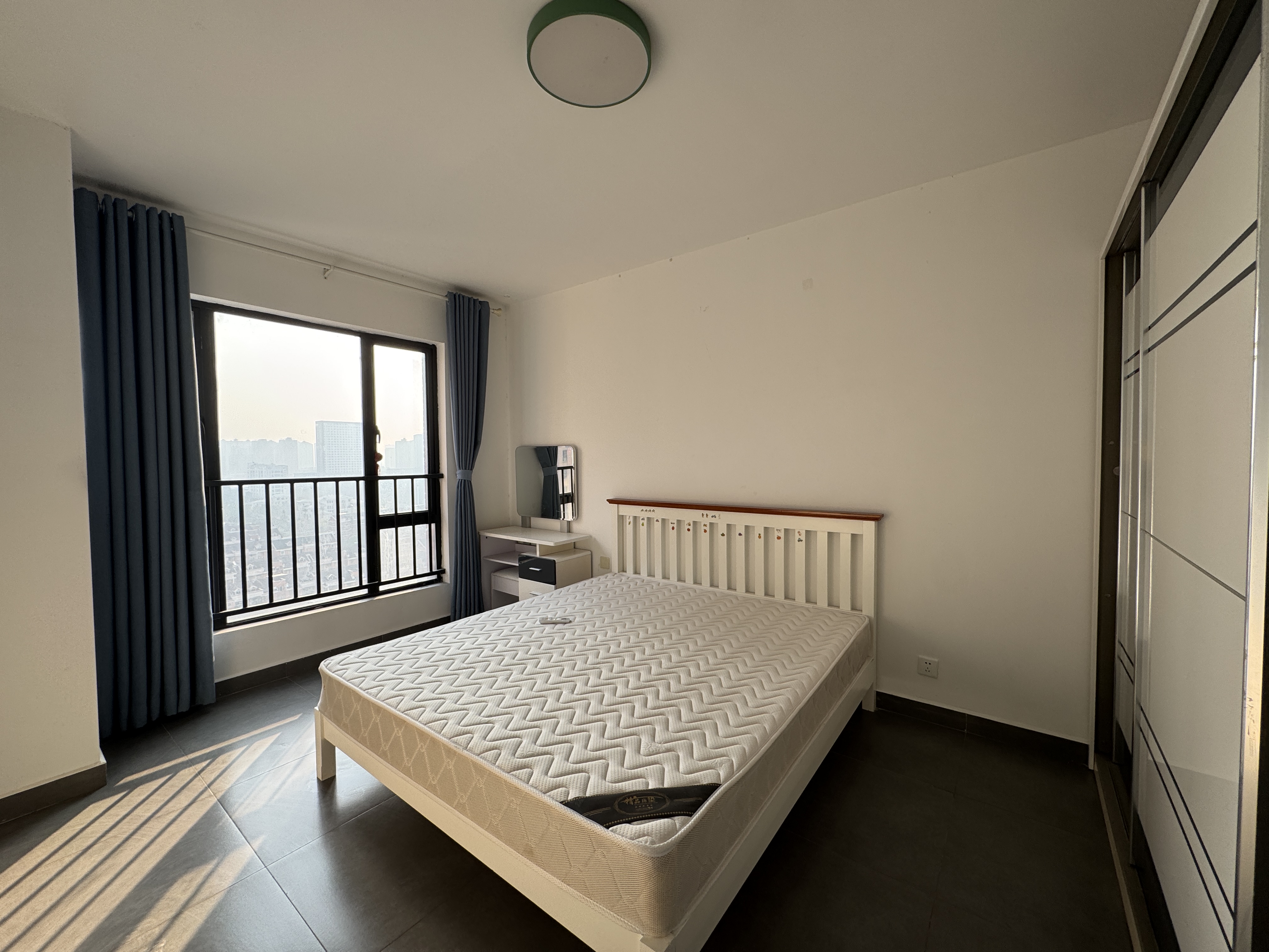 三一街区  3室2厅2卫   2200.00元/月室内图