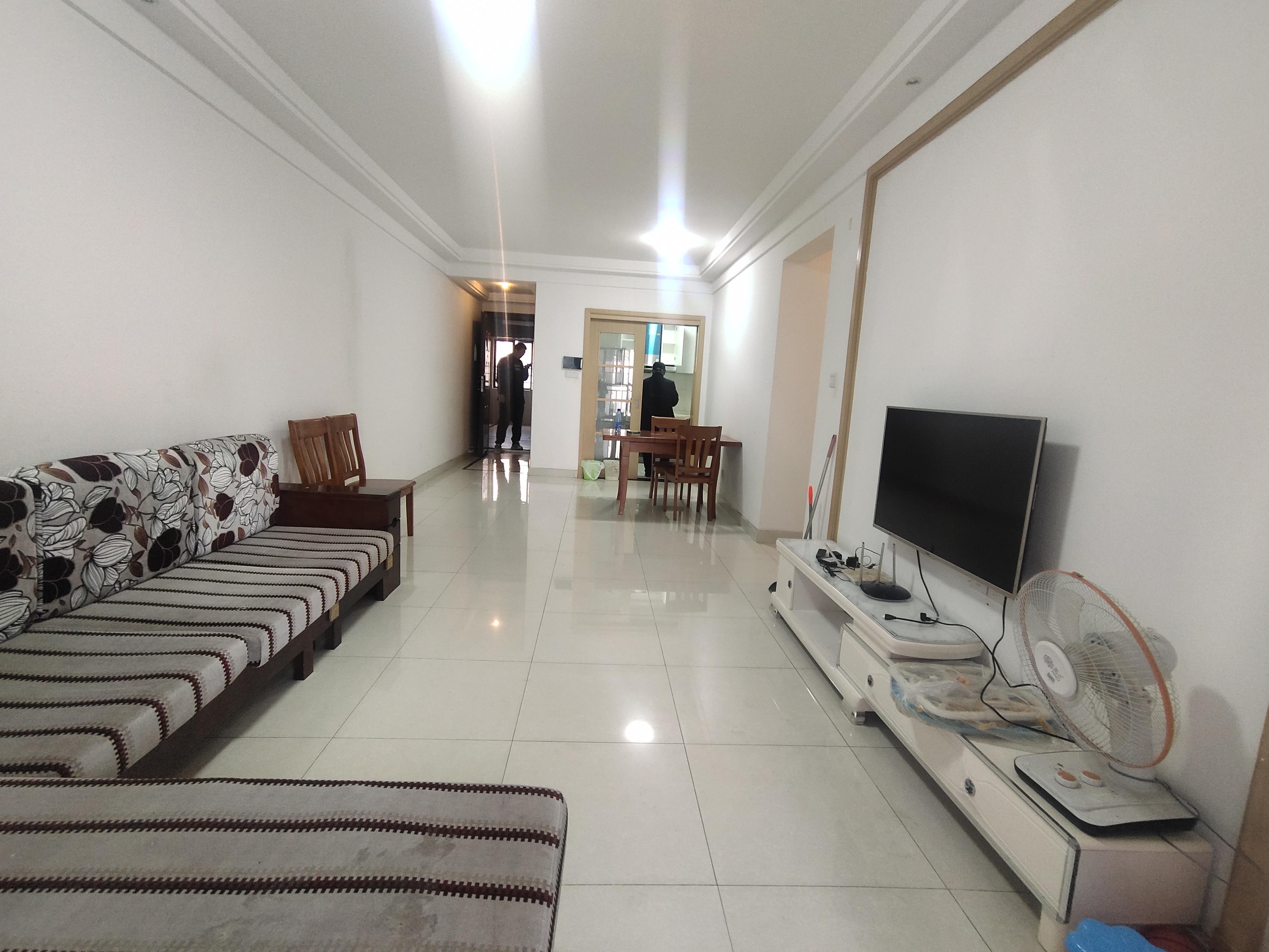 中海国际三期 3室1厅1卫 2000.0元/月 中海国际三期 3室1厅1卫 2000.0元/月室内图