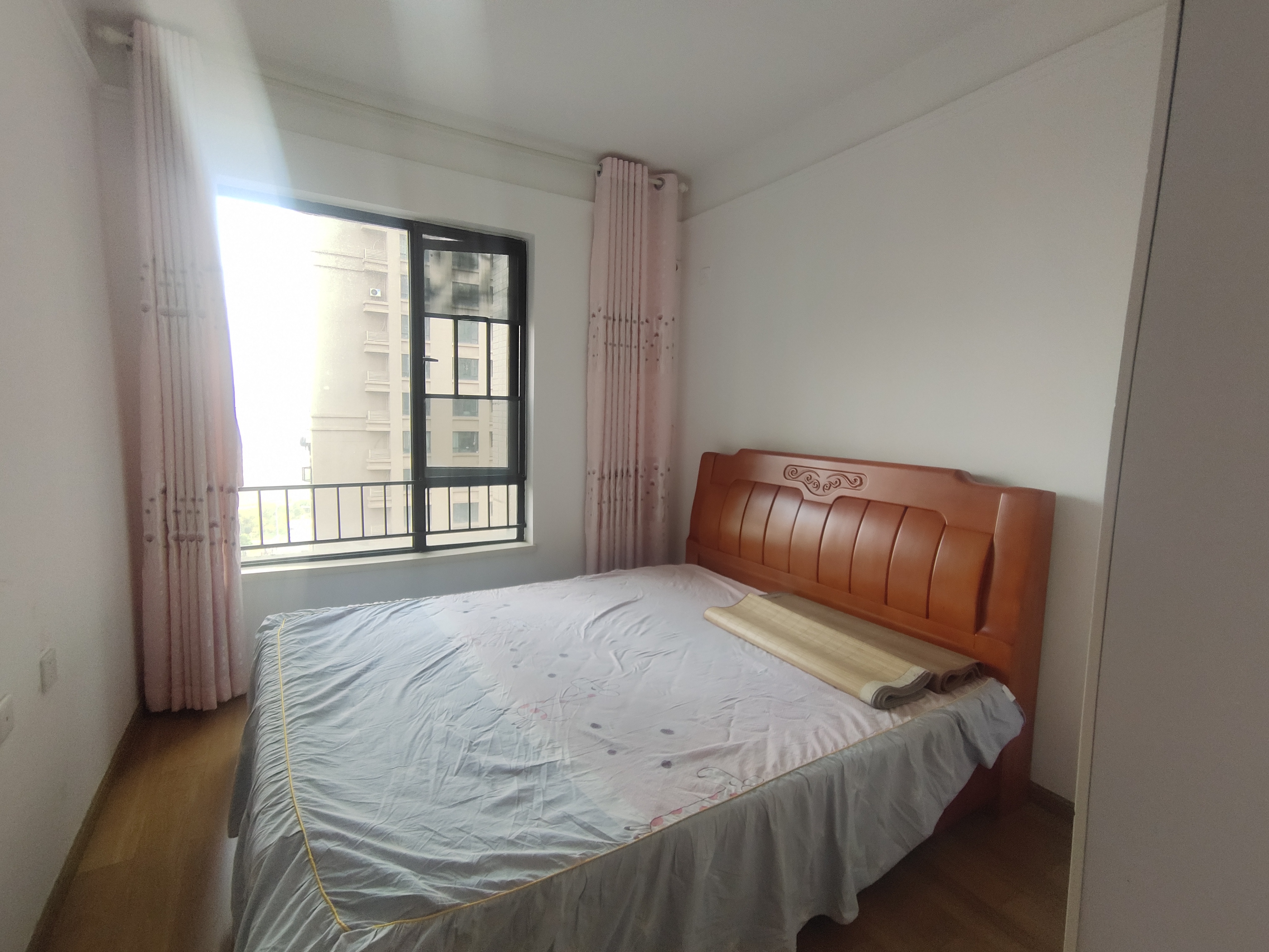 中海国际三期 3室1厅1卫 2000.0元/月 中海国际三期 3室1厅1卫 2000.0元/月室内图