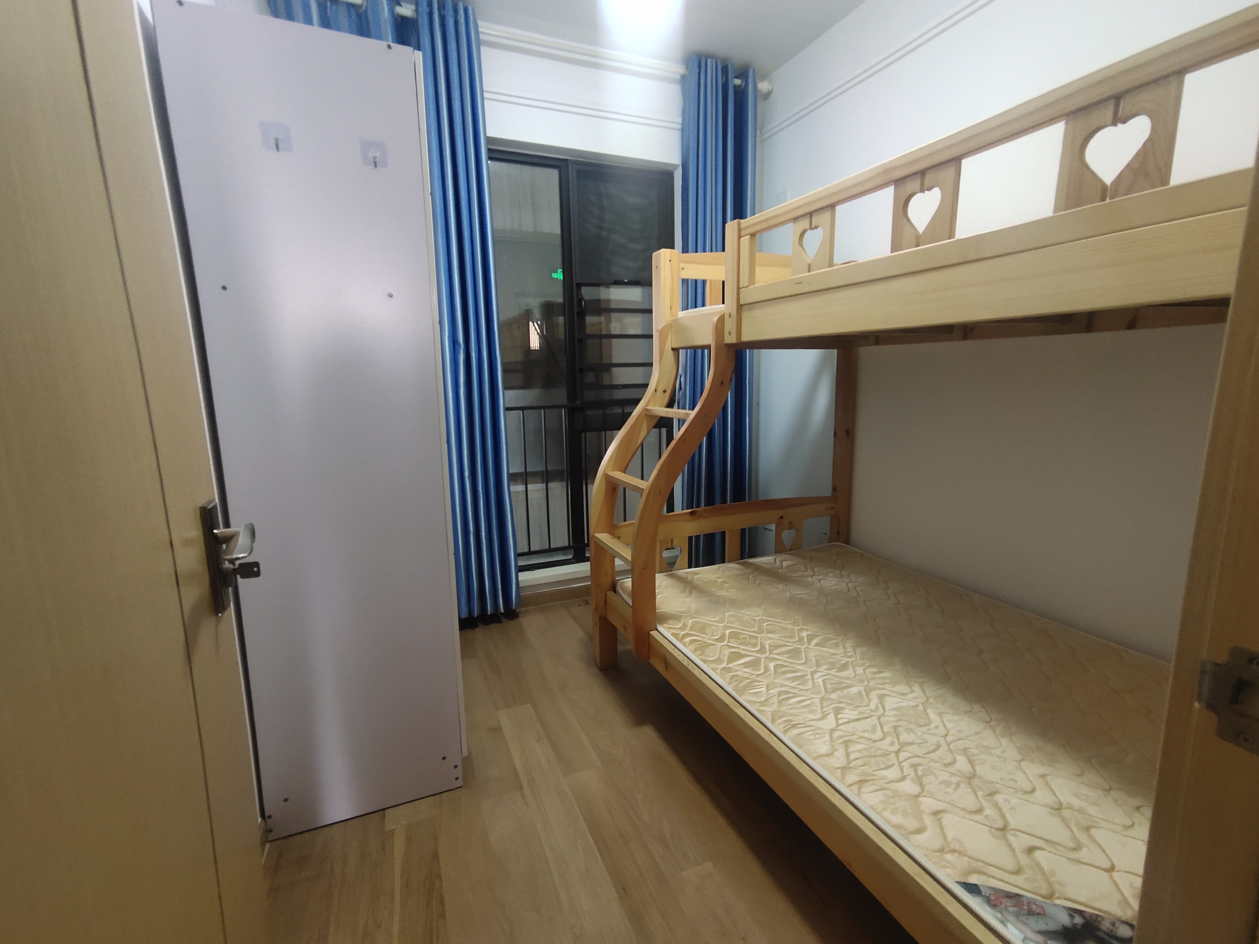 中海国际三期 3室1厅1卫 2000.0元/月 中海国际三期 3室1厅1卫 2000.0元/月室内图