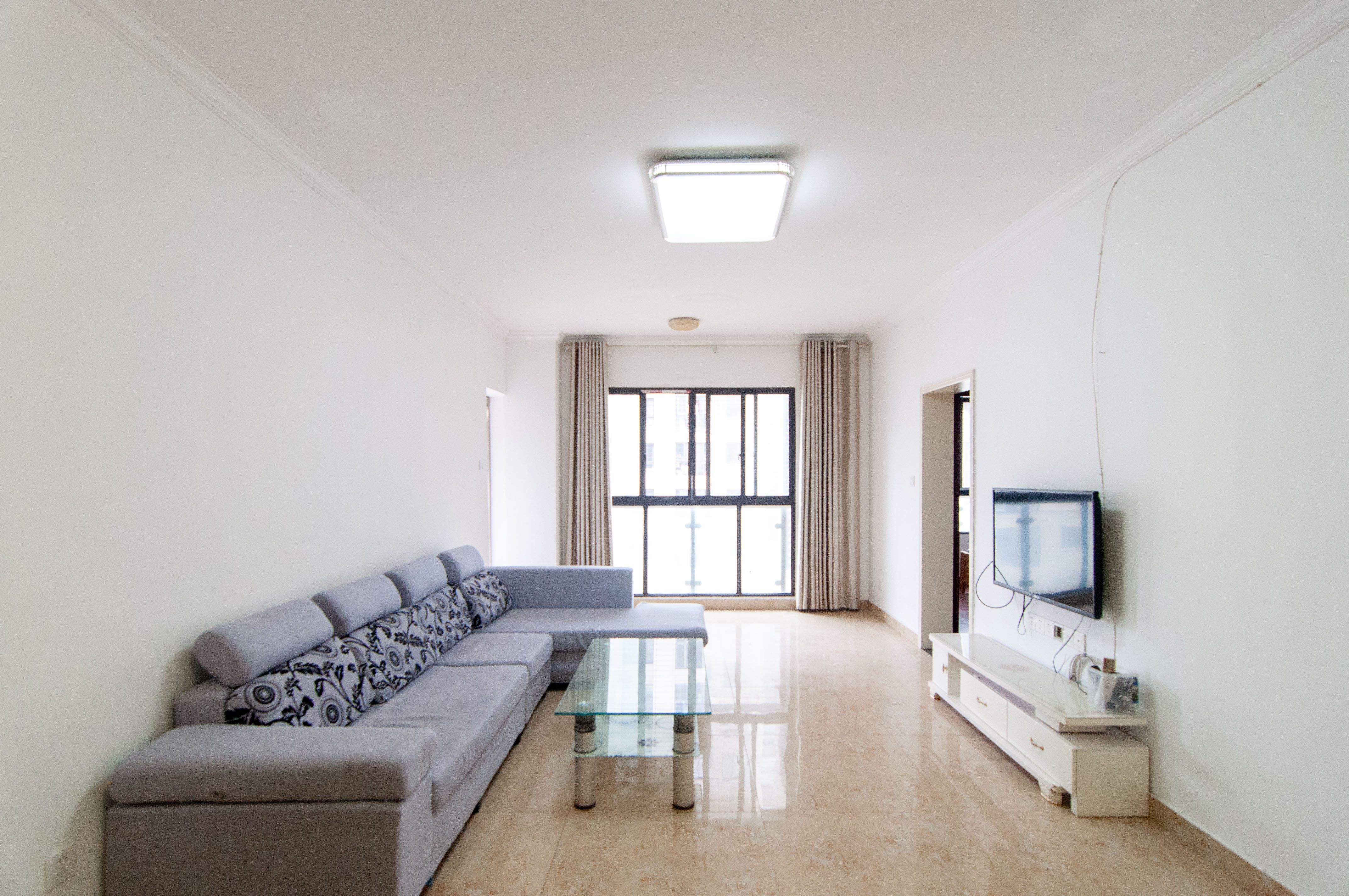 金茂梅溪湖 3室2厅1卫 130.0万 金茂梅溪湖 3室2厅1卫 130.0万客厅