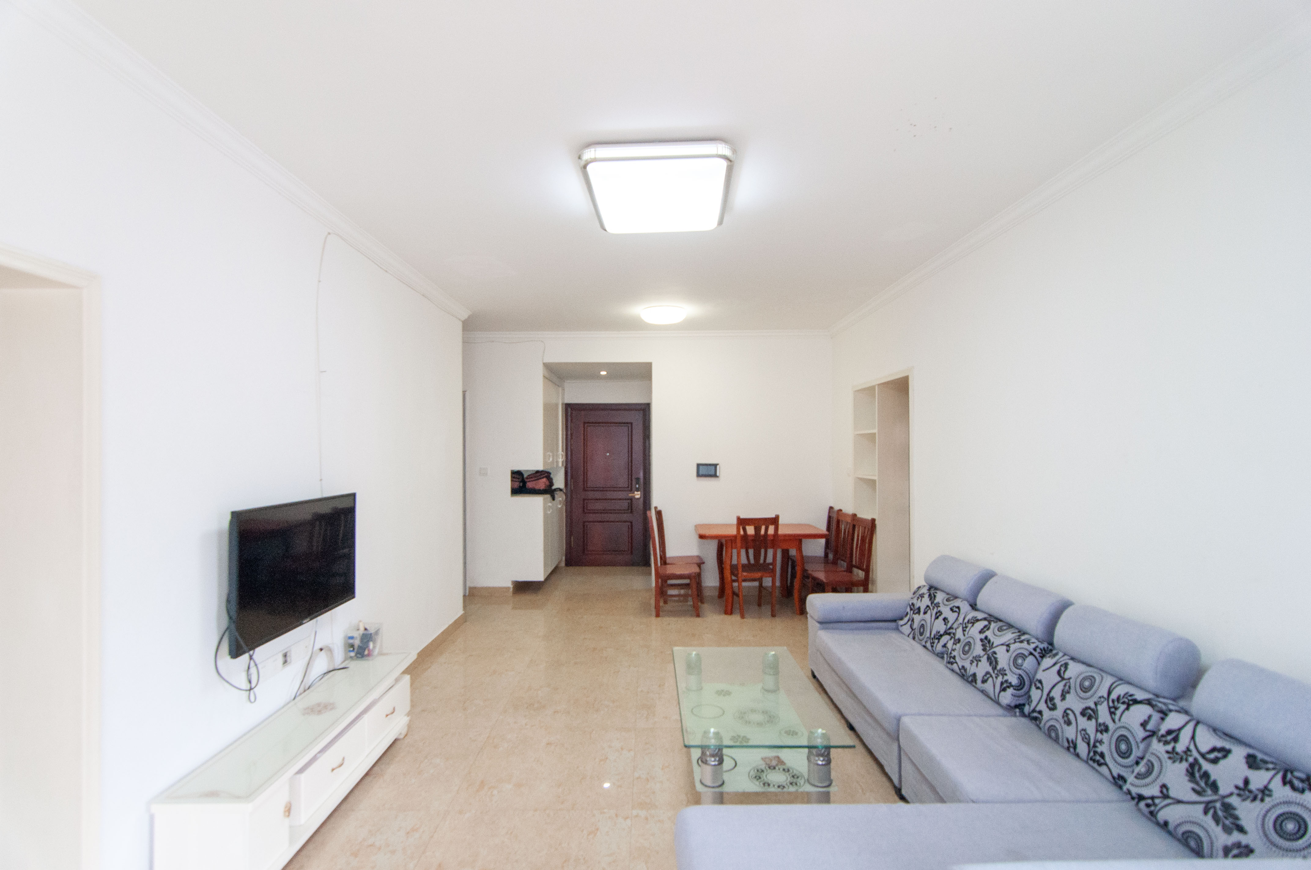 金茂梅溪湖 3室2厅1卫 130.0万 金茂梅溪湖 3室2厅1卫 130.0万客厅