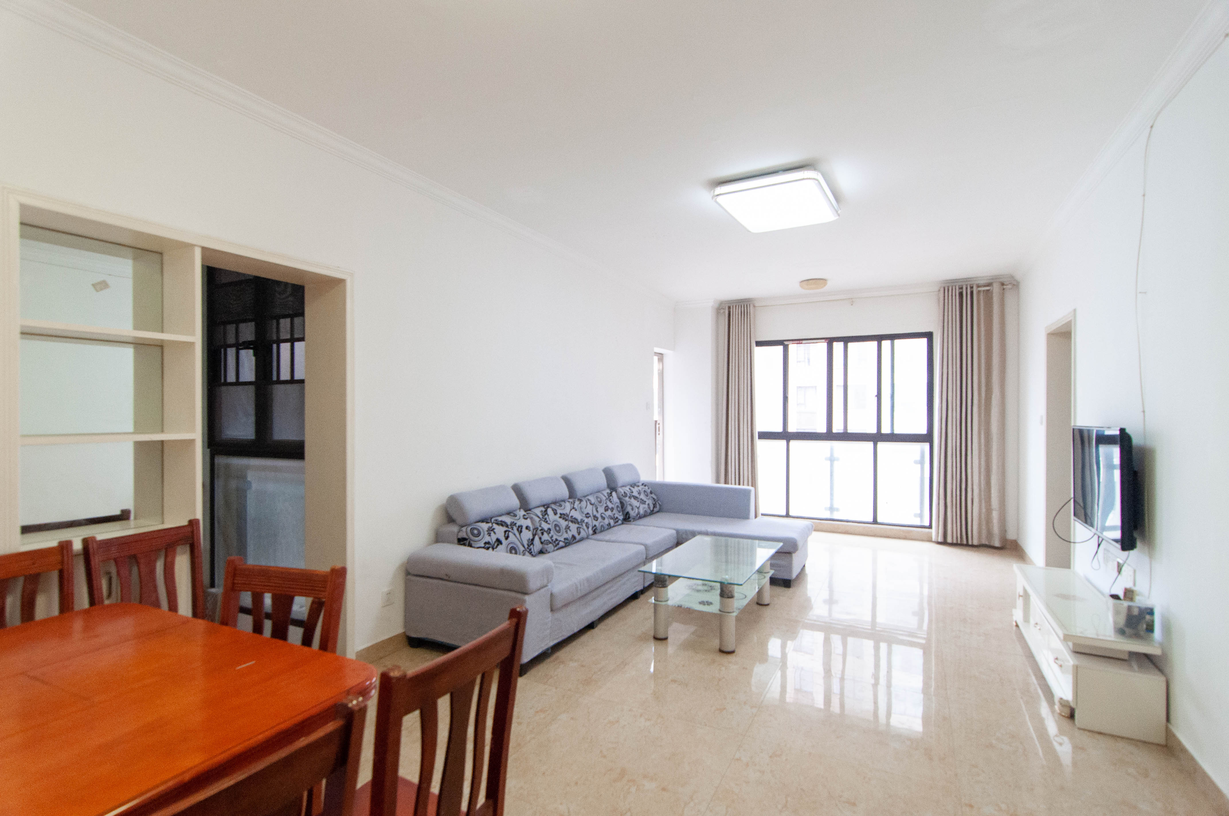 金茂梅溪湖 3室2厅1卫 130.0万 金茂梅溪湖 3室2厅1卫 130.0万客厅