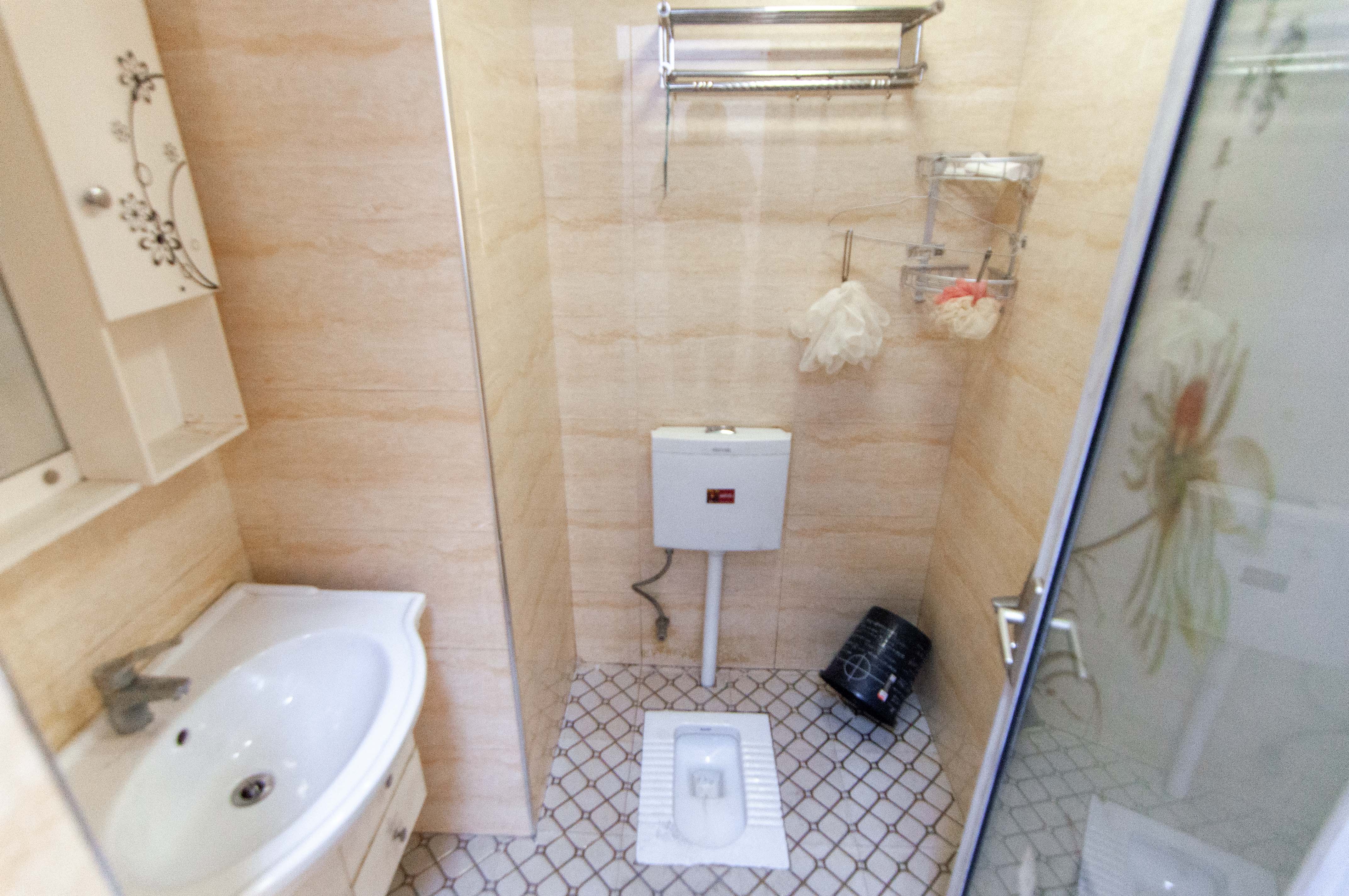 金茂梅溪湖 3室2厅1卫 130.0万 金茂梅溪湖 3室2厅1卫 130.0万卫生间