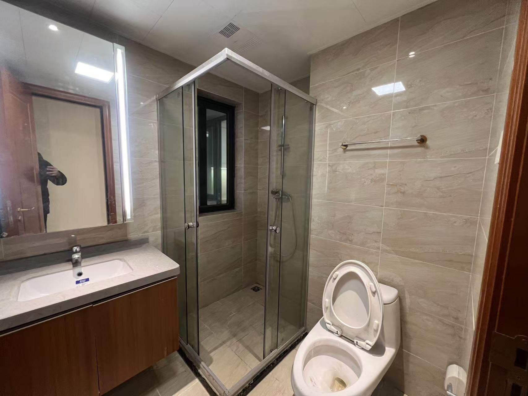 恒大华府  3室2厅2卫    63.0万 恒大华府  3室2厅2卫    63.0万室内图