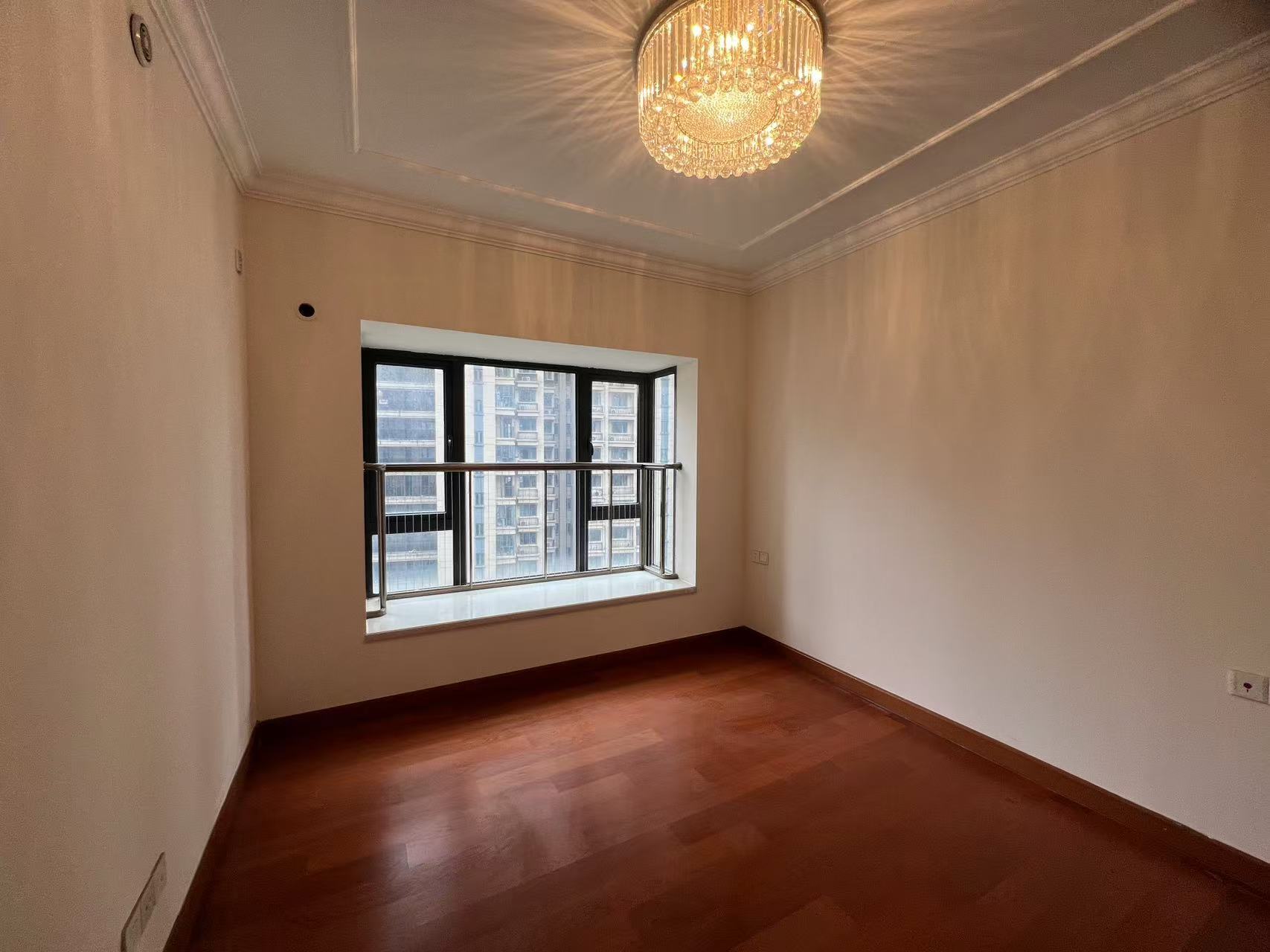 恒大华府  3室2厅2卫    63.0万 恒大华府  3室2厅2卫    63.0万室内图