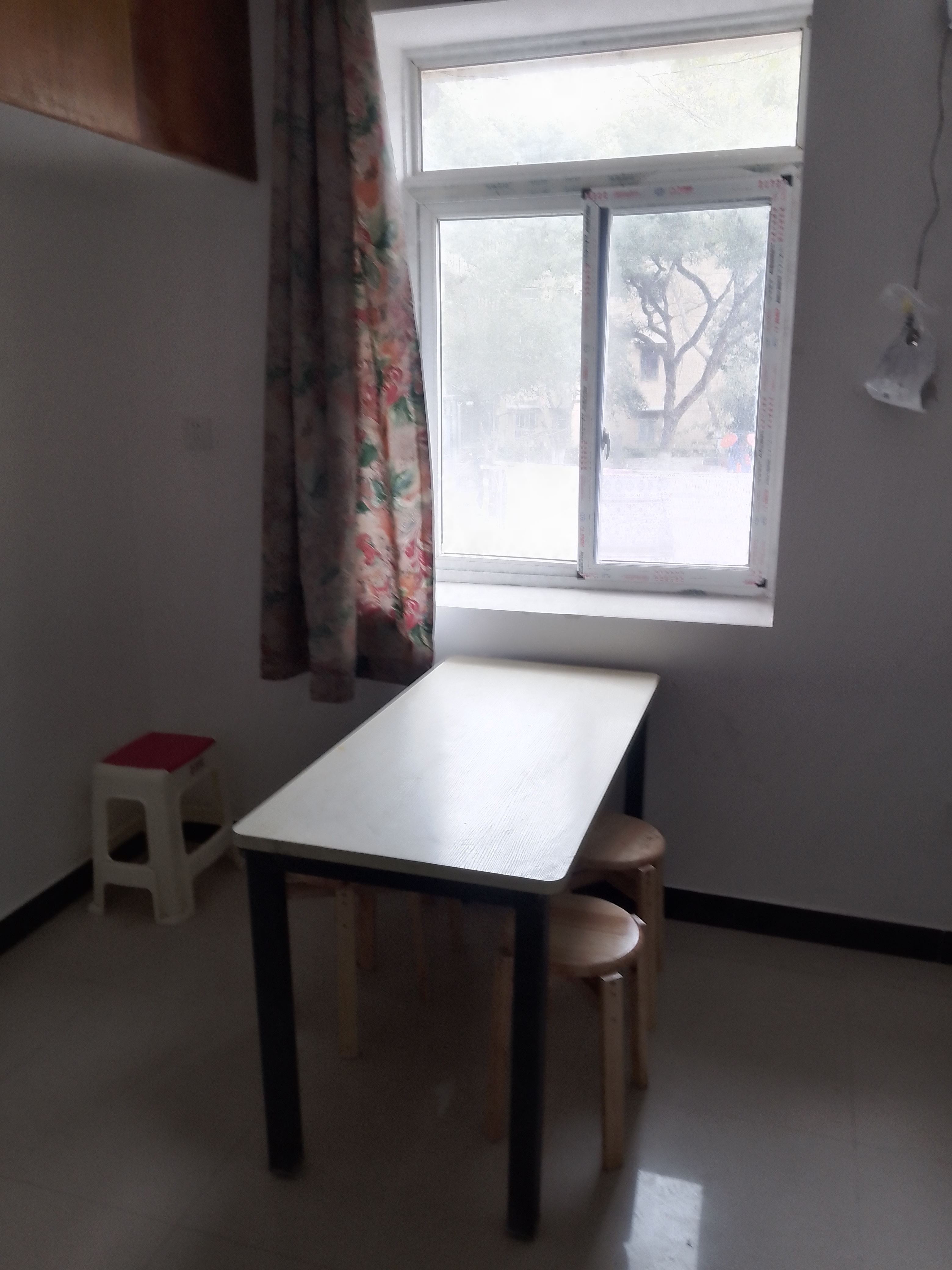 石佳冲小区  1室1厅1卫   1500.00元/月室内图1
