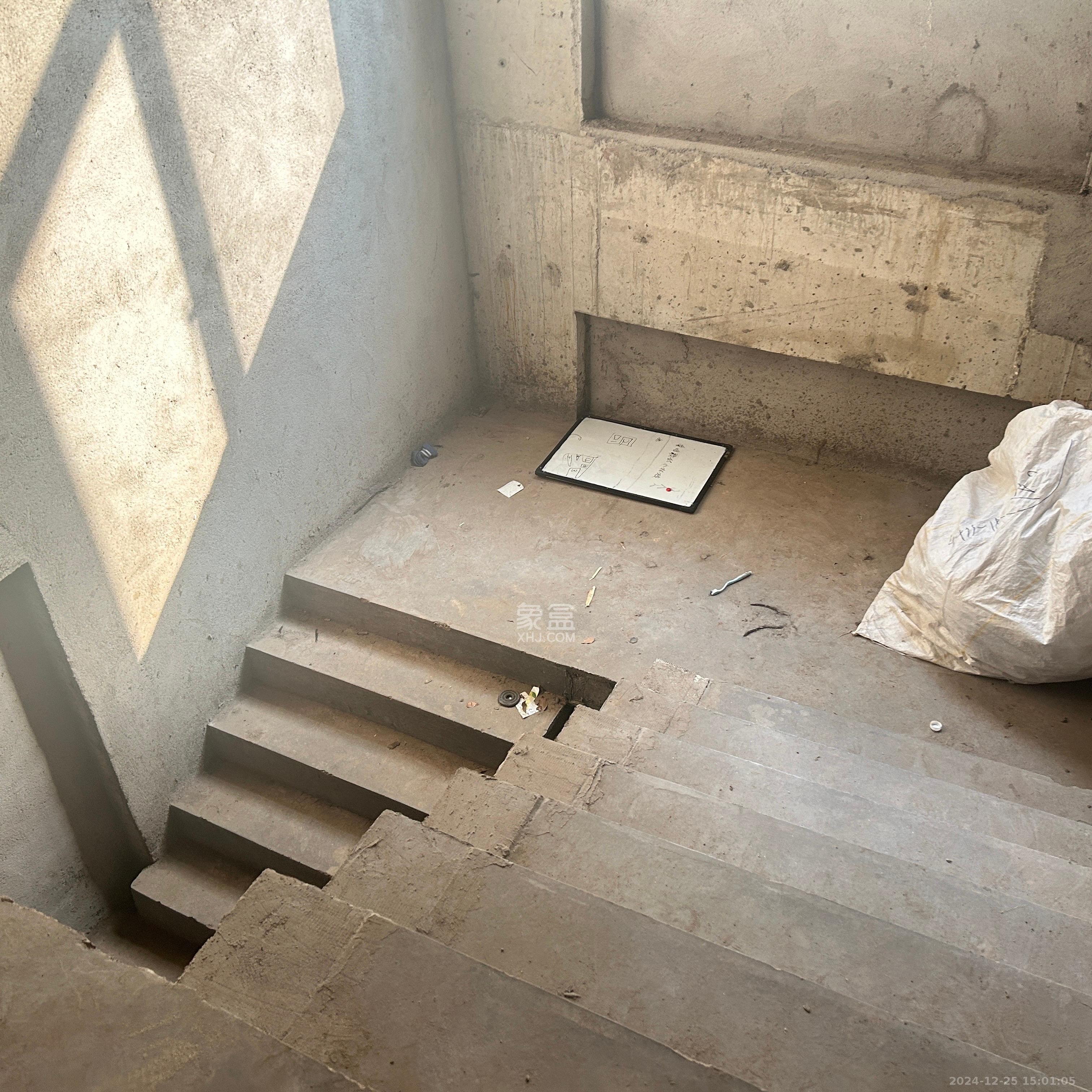 东方美地   284.0㎡      7000.0元/月室内图