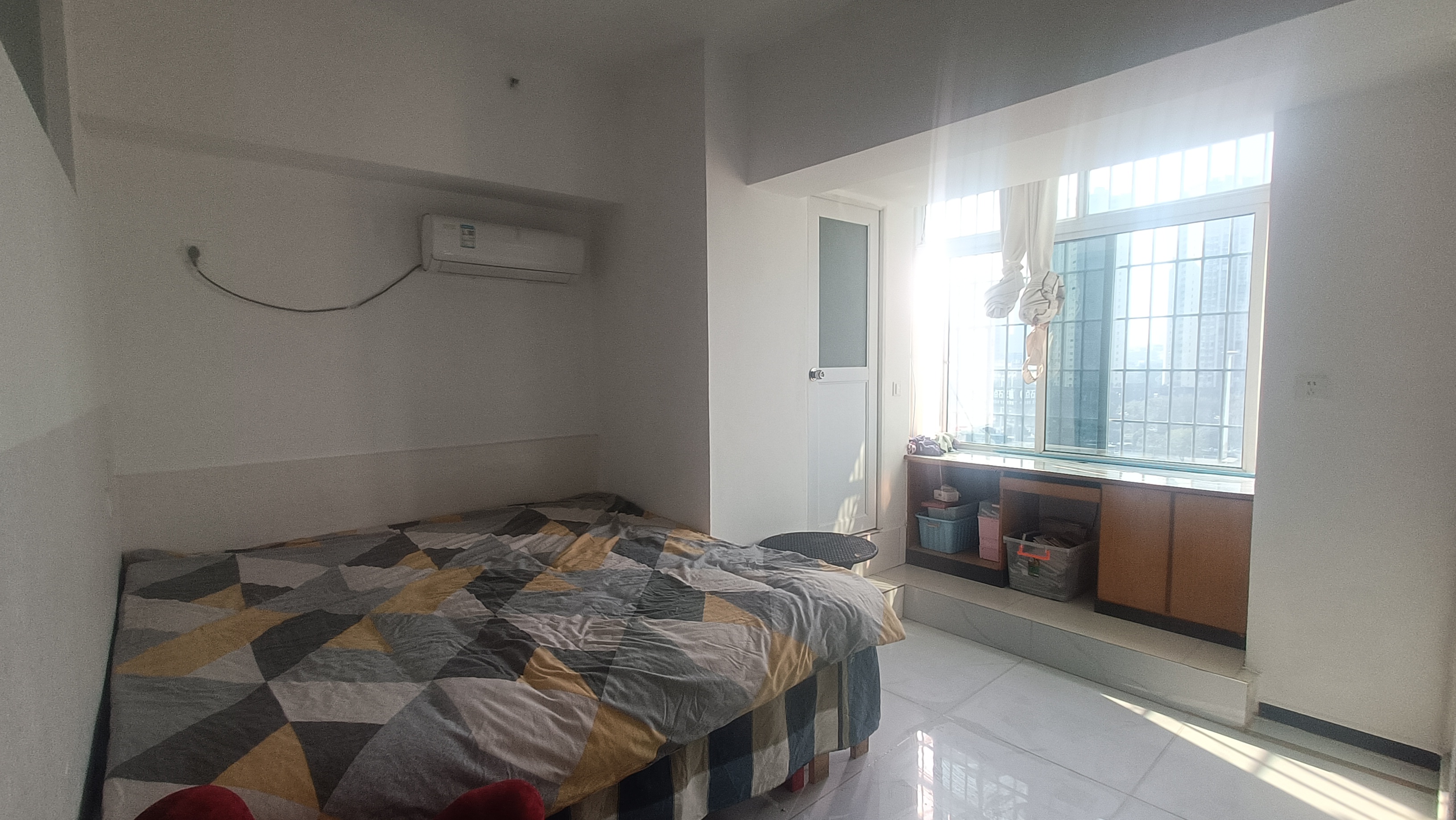 天成银座  3室1厅1卫    35.0万 天成银座  3室1厅1卫    35.0万客厅