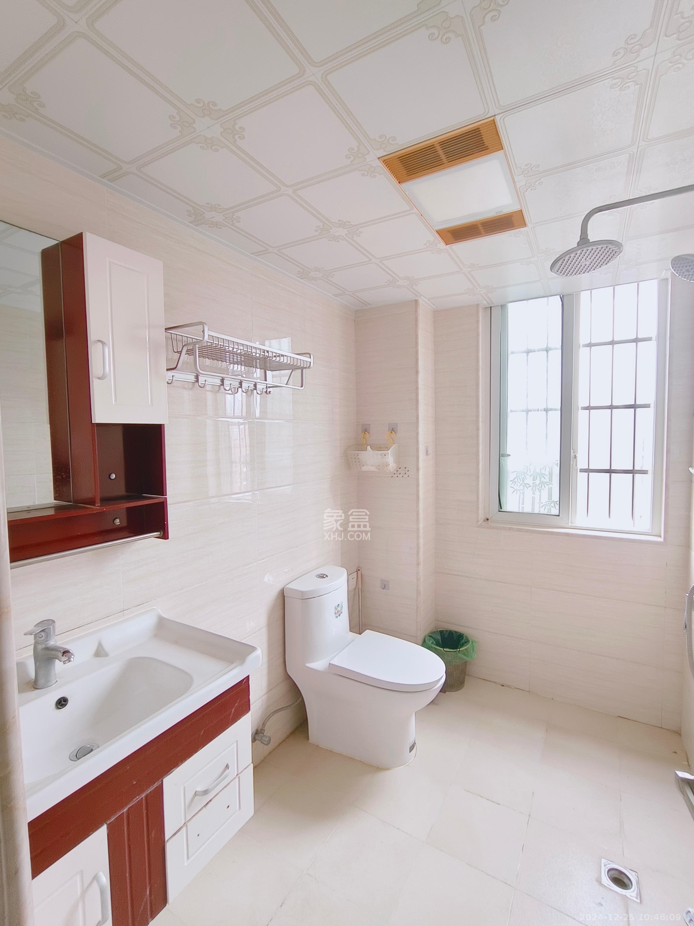 和润园一、二期  3室2厅2卫    2300.0元/月 和润园一、二期  3室2厅2卫    2300.0元/月室内图