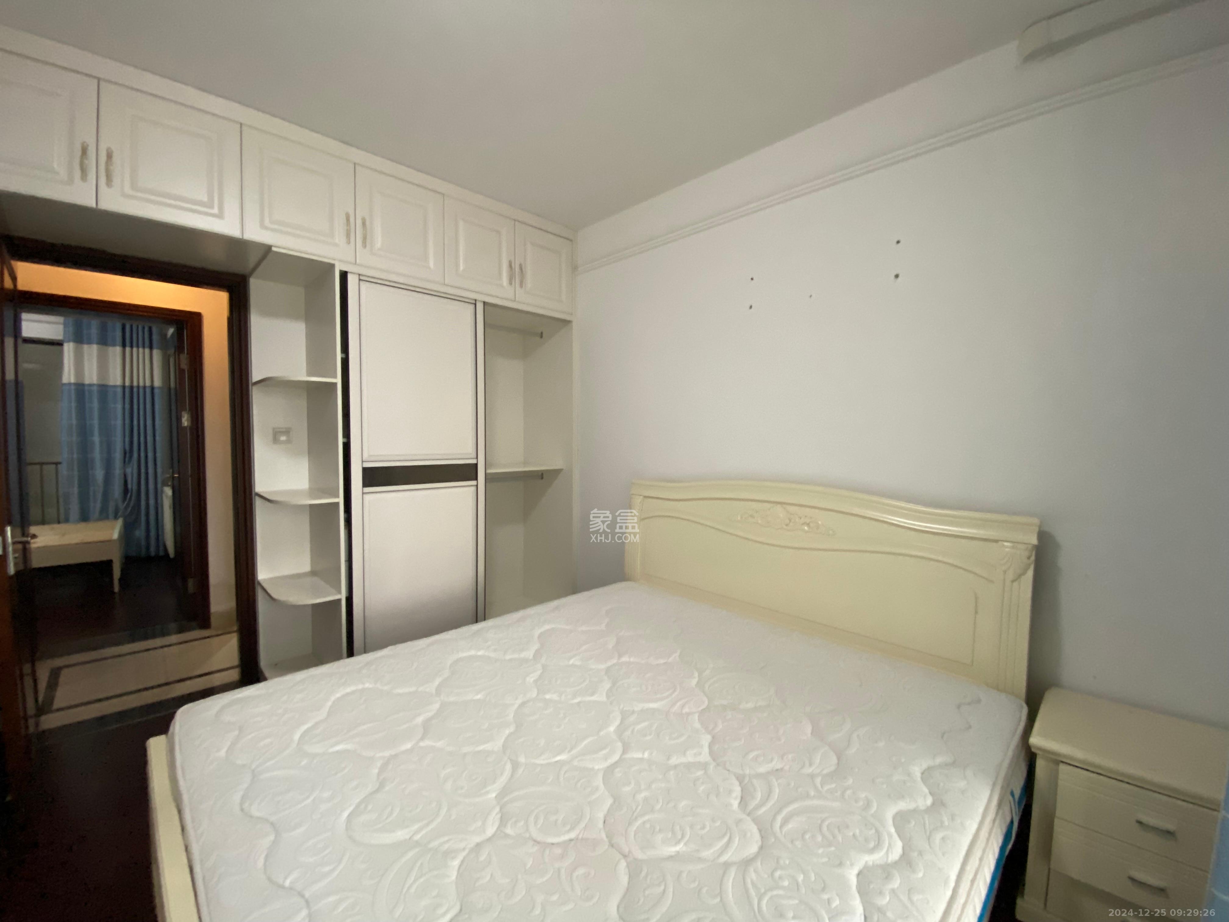 中海国际三期  3室2厅2卫    2500.0元/月 中海国际三期  3室2厅2卫    2500.0元/月室内图