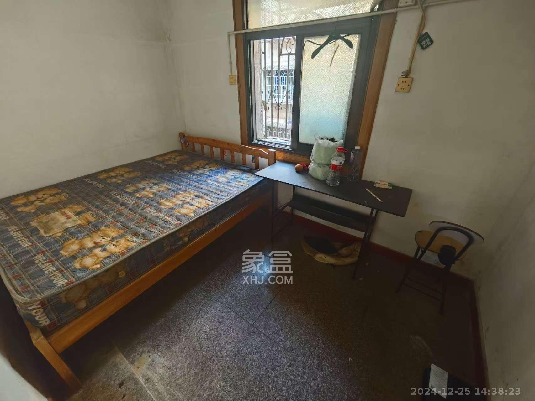华达家园  3室2厅1卫   1600.00元/月室内图