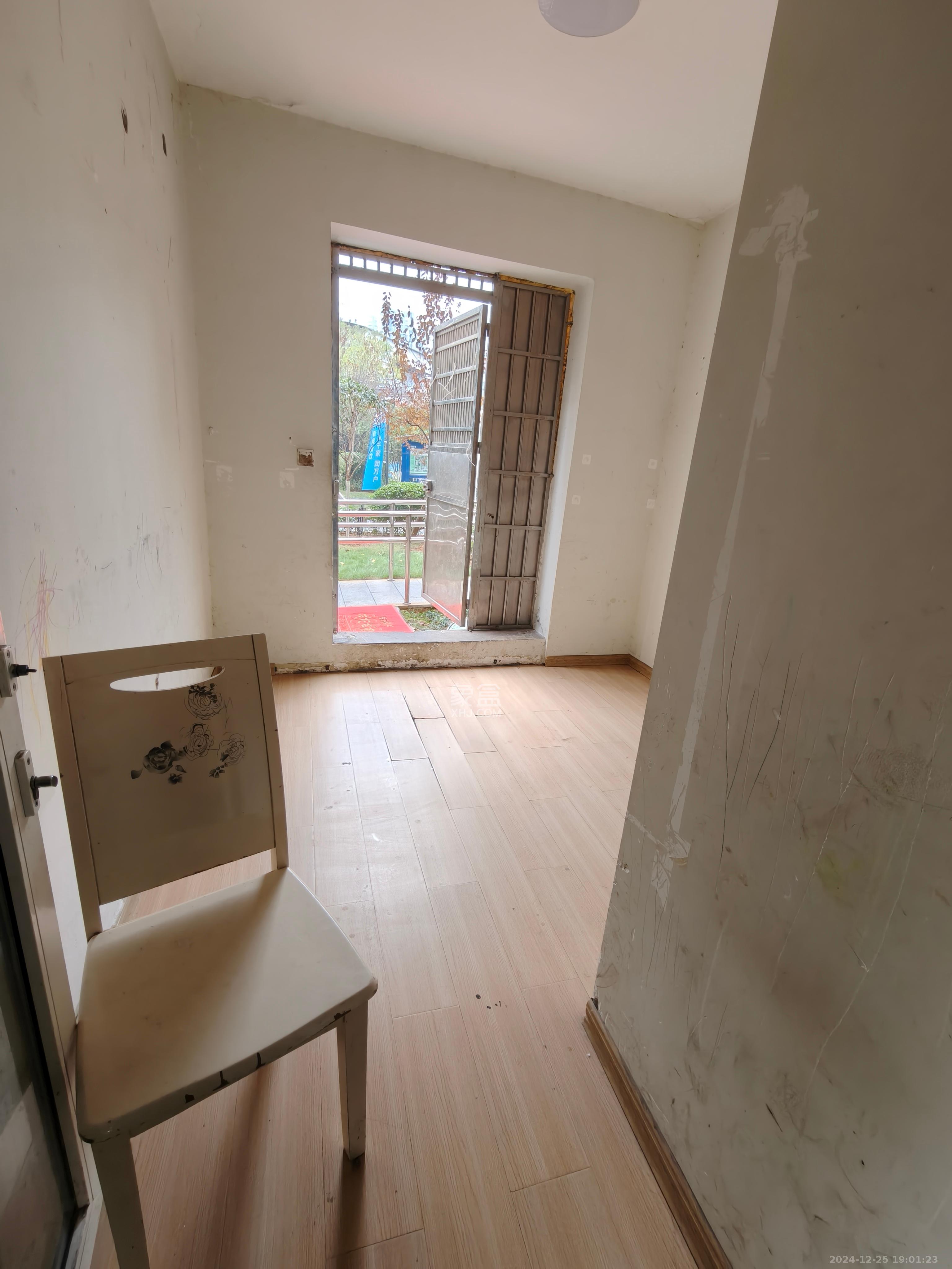MOMA当代广场  3室2厅1卫   1800.00元/月室内图