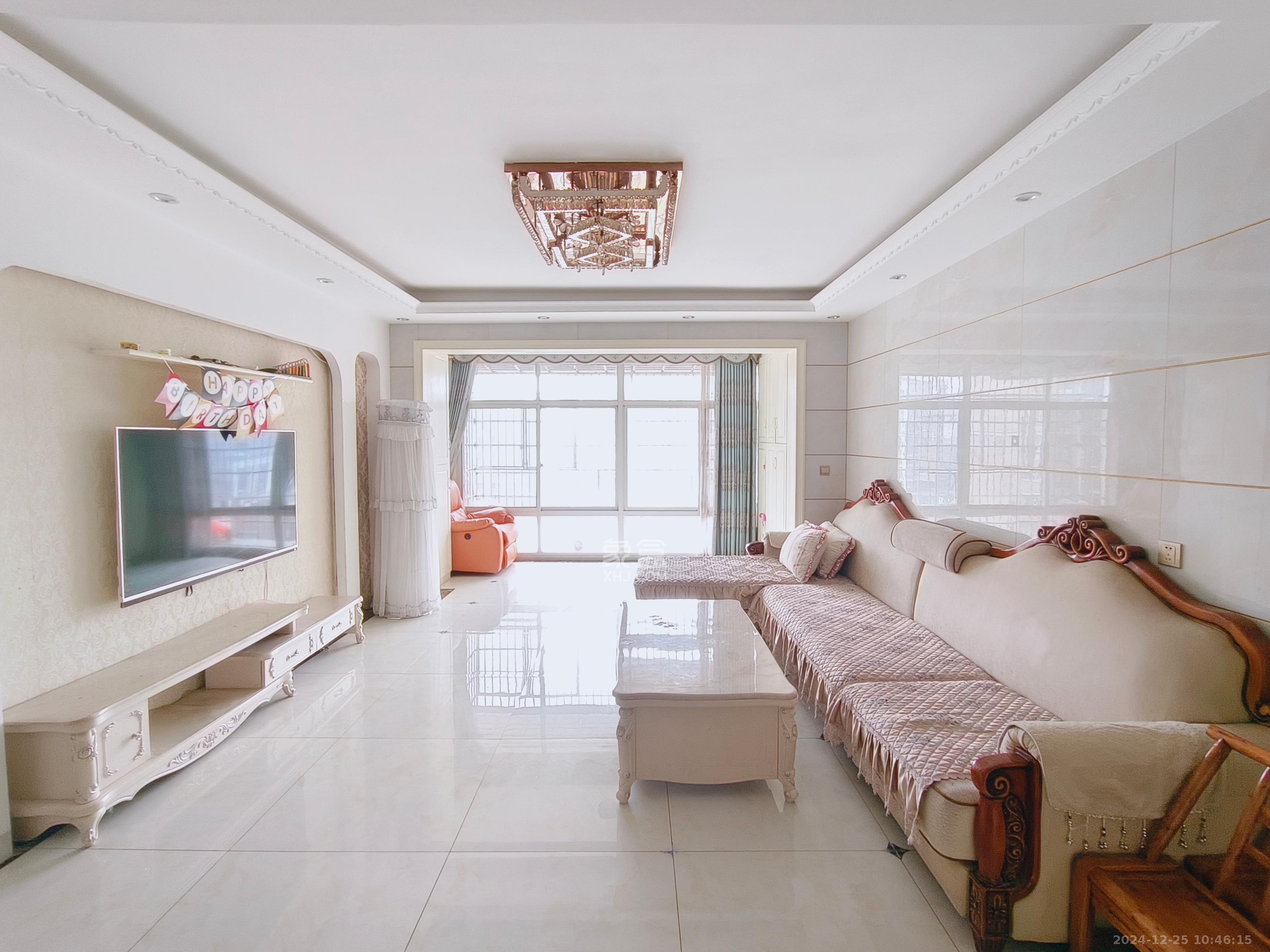 和润园一、二期  3室2厅2卫    2300.0元/月 和润园一、二期  3室2厅2卫    2300.0元/月室内图