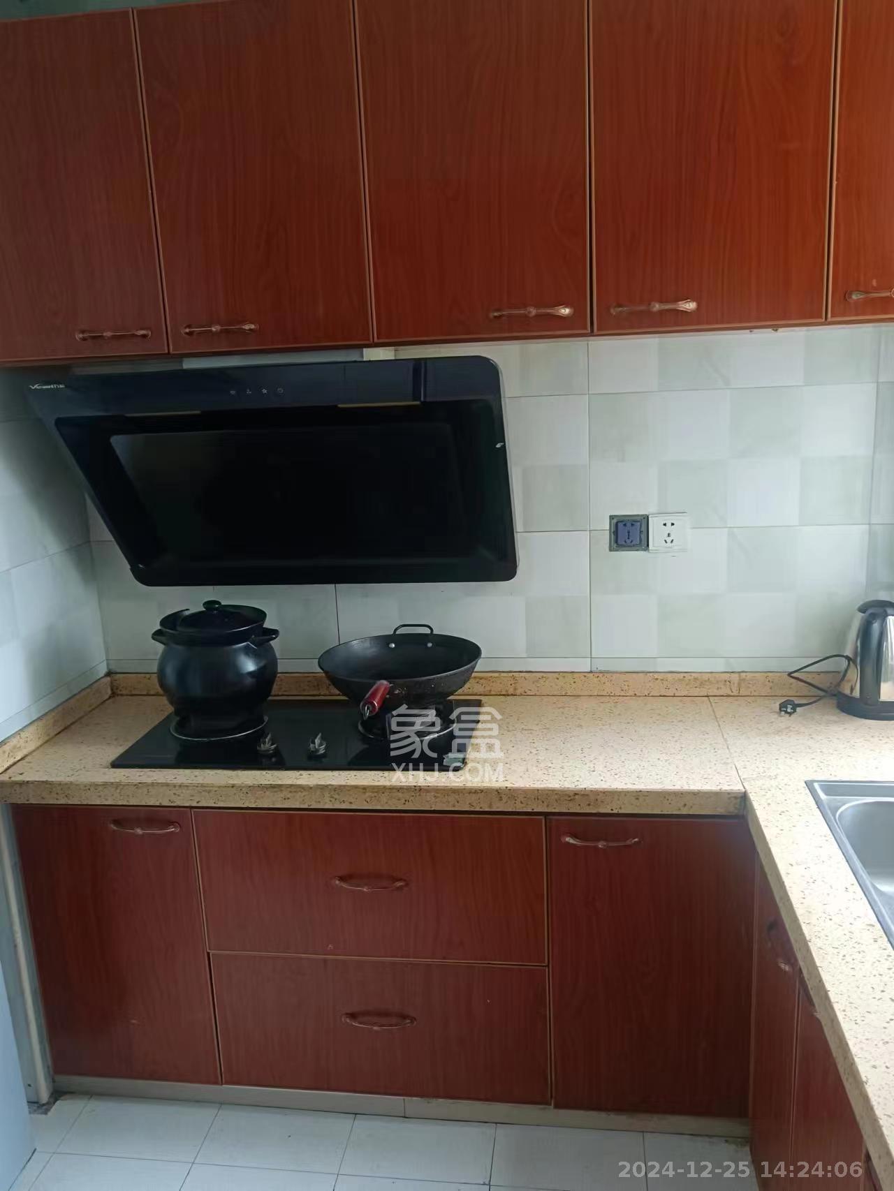 光明城市(星辰青年城) 4室2厅1卫 2100.0元/月 光明城市(星辰青年城) 4室2厅1卫 2100.0元/月室内图