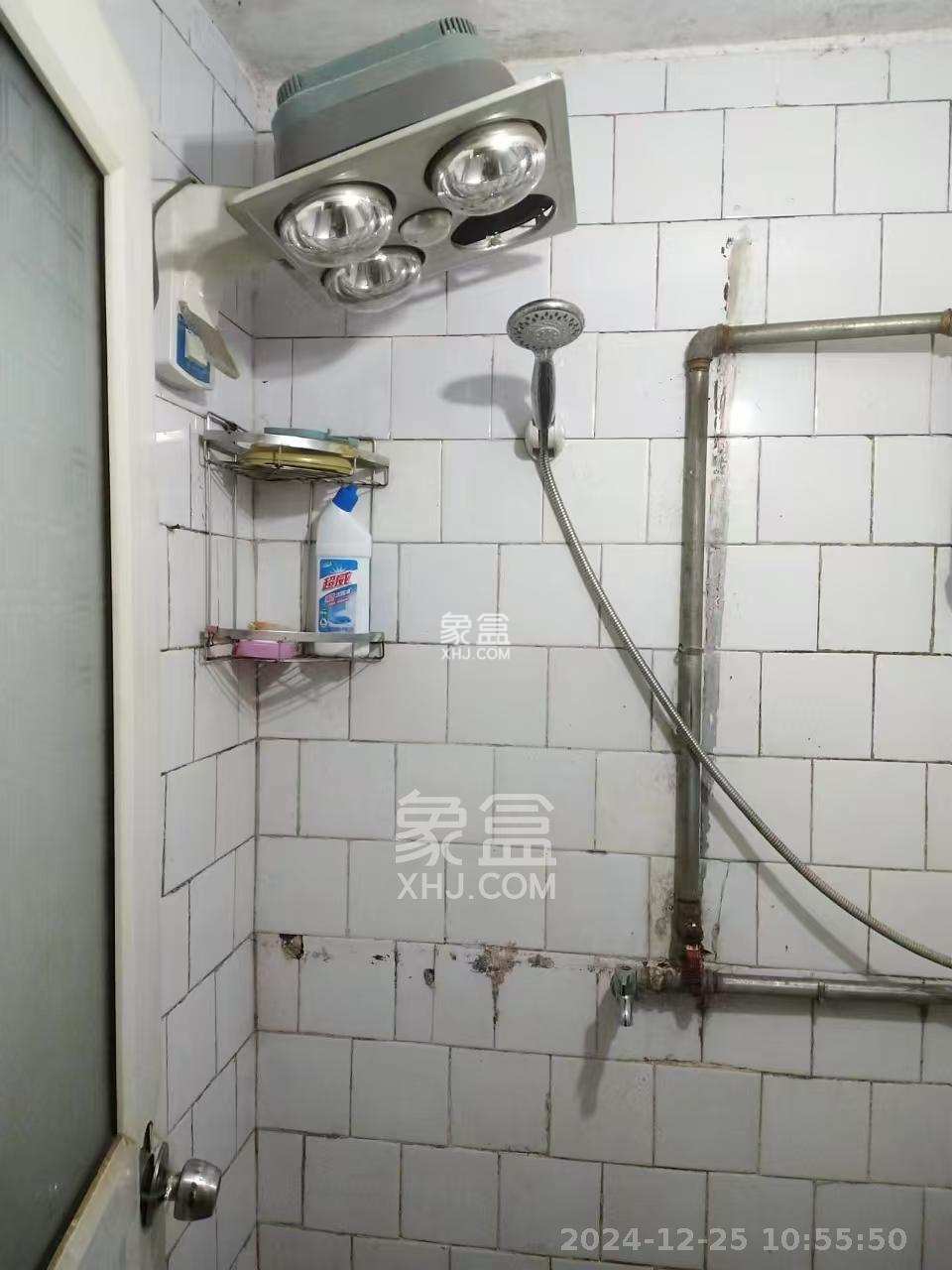 长监宿舍  3室1厅1卫    1600.0元/月 长监宿舍  3室1厅1卫    1600.0元/月室内图