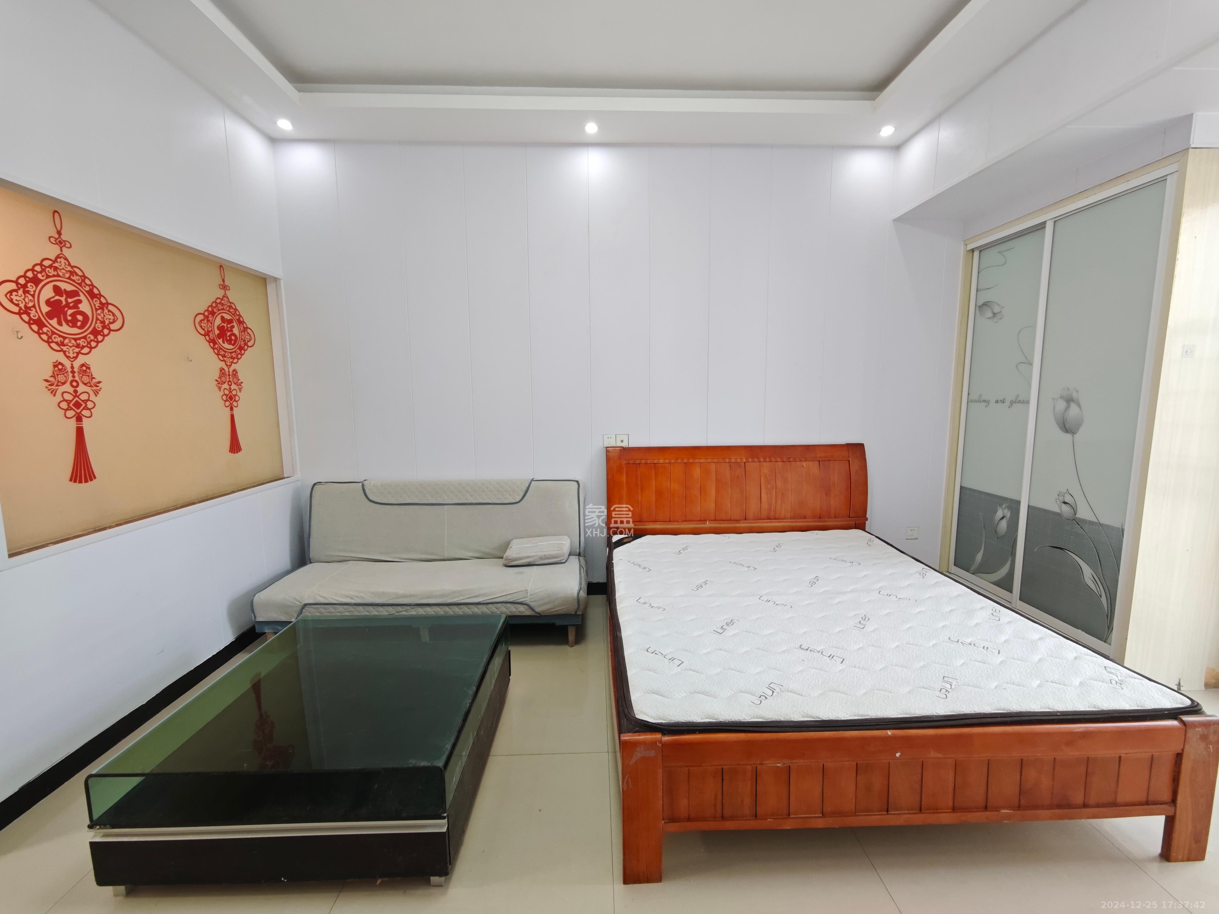 恒泰广场 1室1厅1卫 1400.0元/月 恒泰广场 1室1厅1卫 1400.0元/月室内图