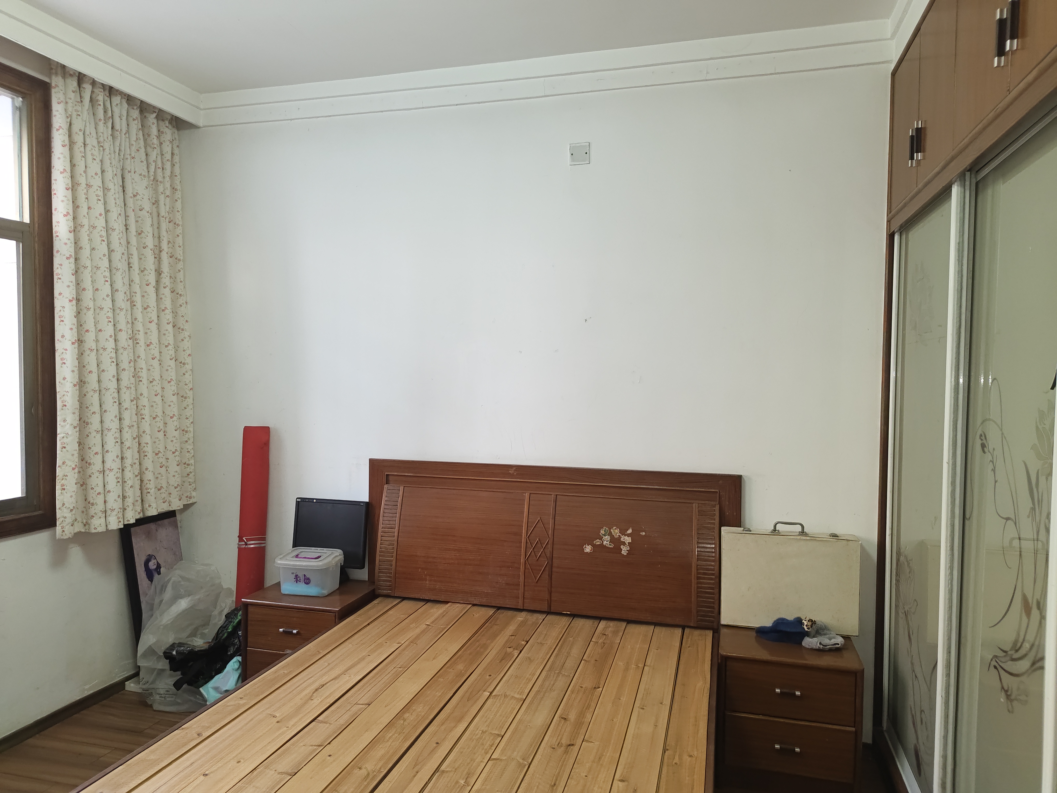 湘中园 3室2厅2卫 60.8万 湘中园 3室2厅2卫 60.8万客厅